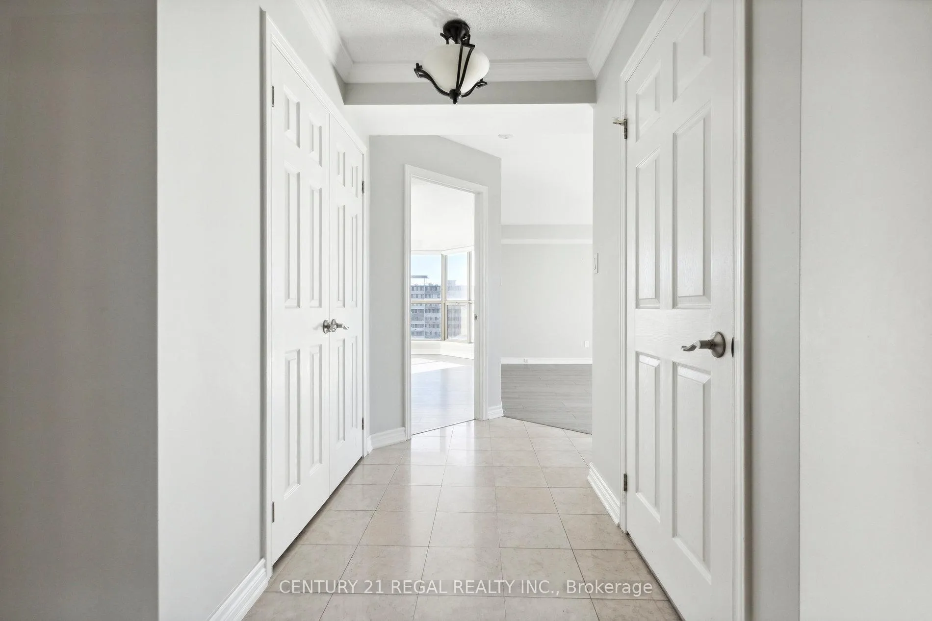 Photo 6 of Unit 1603, 67 Caroline Street, Hamilton, Durand — HOMEH