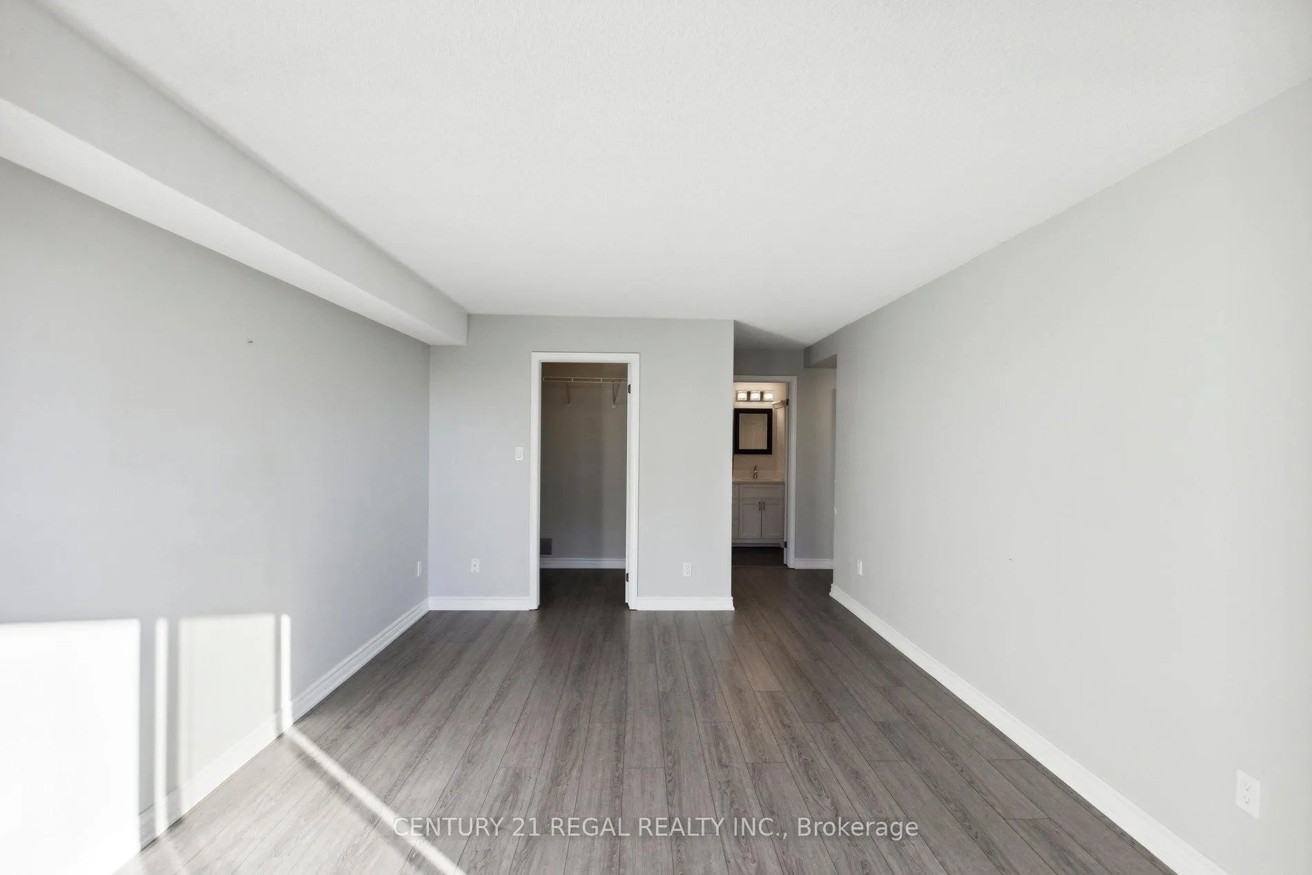 Photo 10 of Unit 1603, 67 Caroline Street, Hamilton, Durand — HOMEH