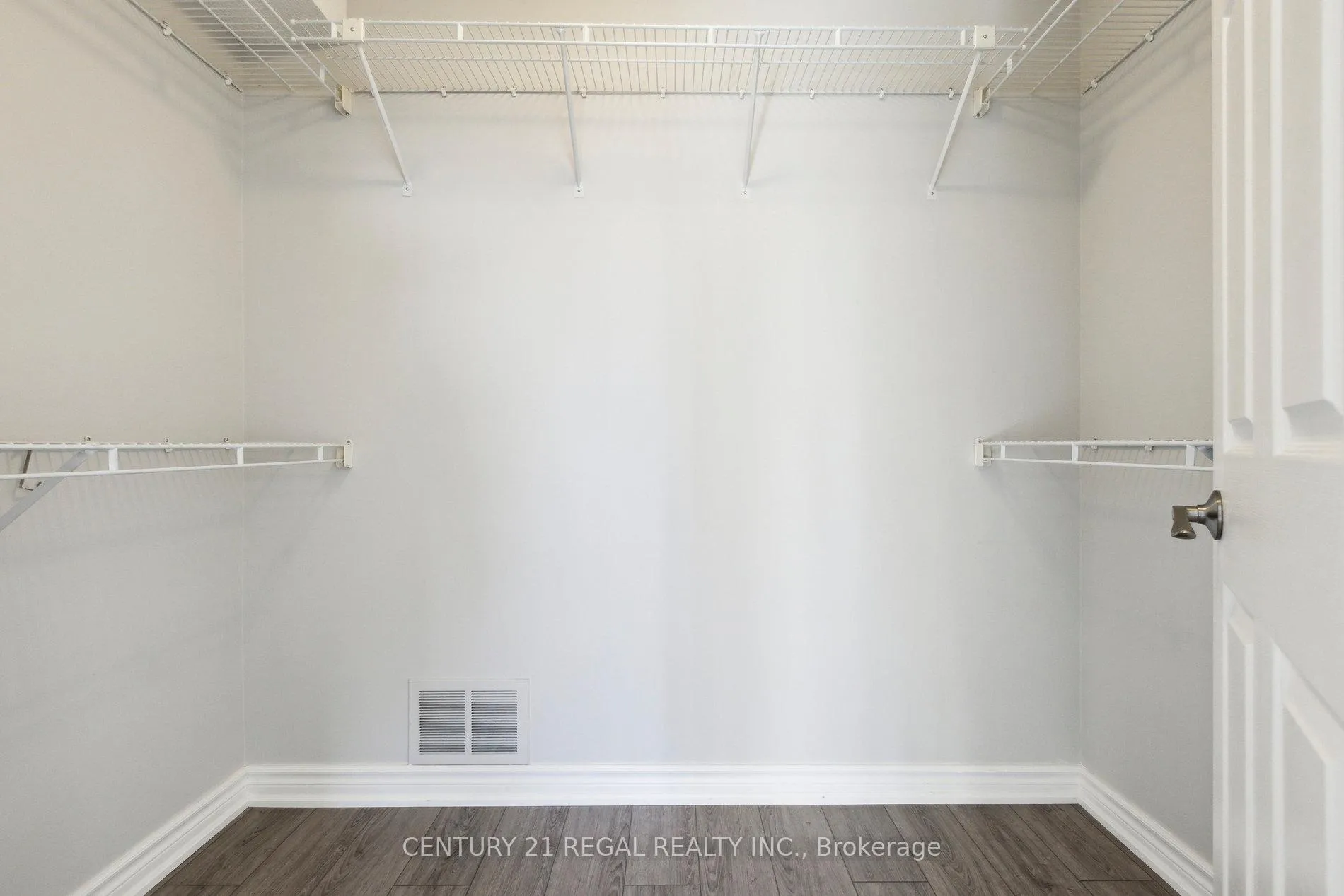 Photo 11 of Unit 1603, 67 Caroline Street, Hamilton, Durand — HOMEH