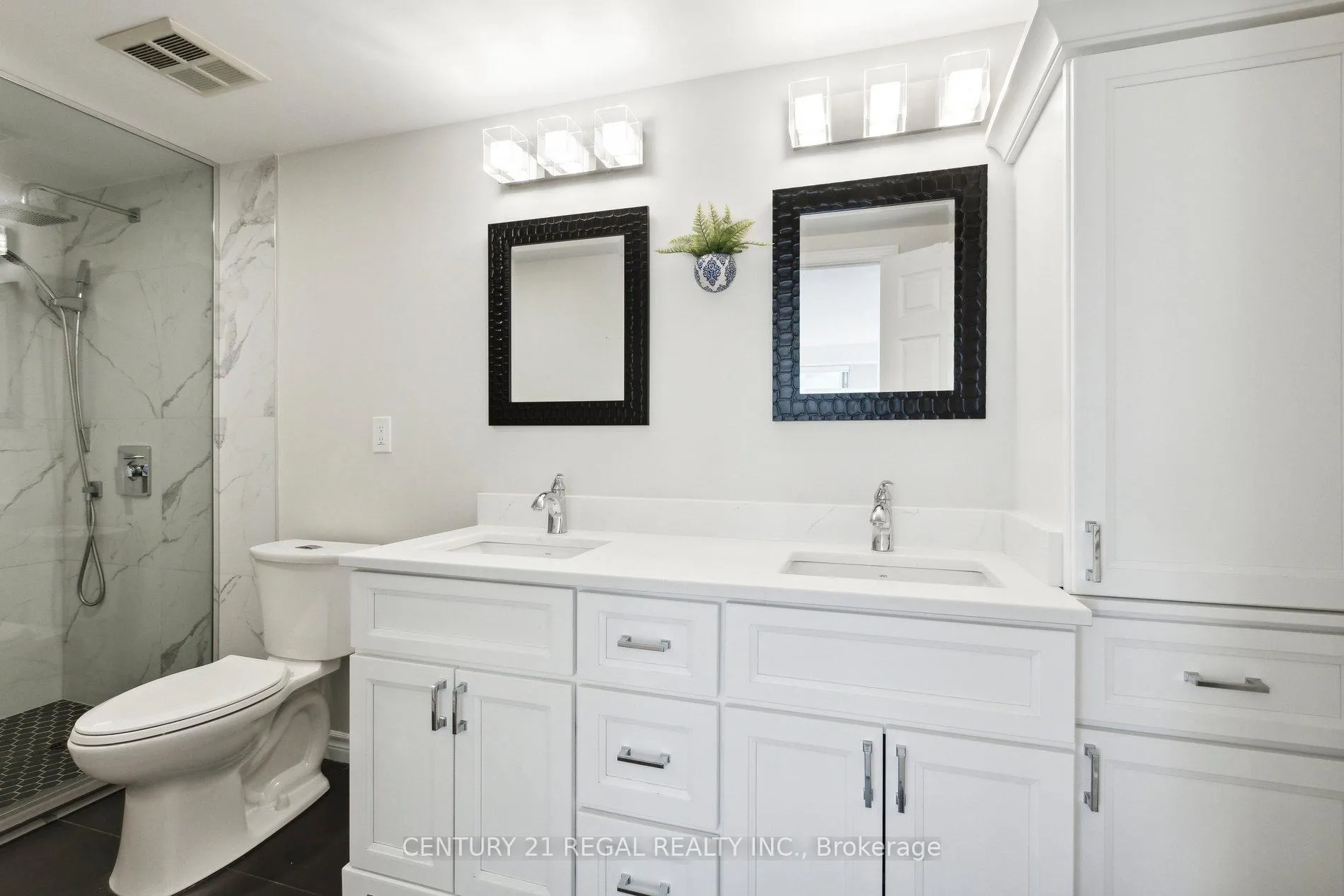 Photo 13 of Unit 1603, 67 Caroline Street, Hamilton, Durand — HOMEH
