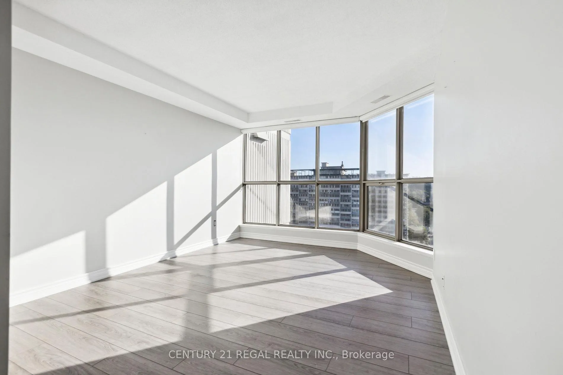 Photo 14 of Unit 1603, 67 Caroline Street, Hamilton, Durand — HOMEH