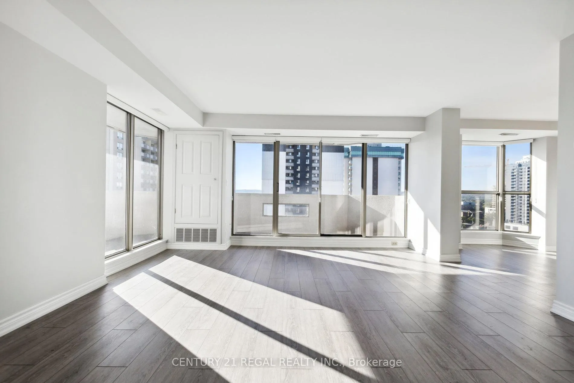 Photo 17 of Unit 1603, 67 Caroline Street, Hamilton, Durand — HOMEH