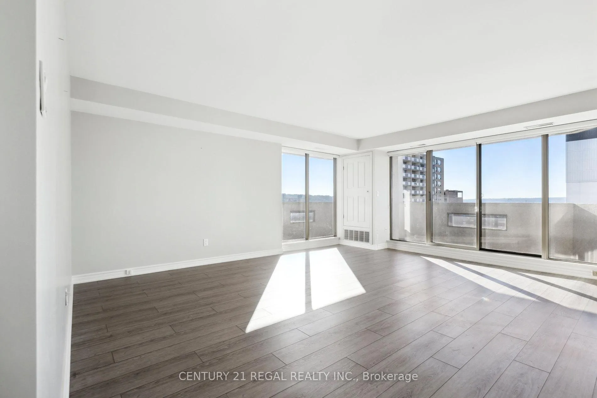 Photo 18 of Unit 1603, 67 Caroline Street, Hamilton, Durand — HOMEH