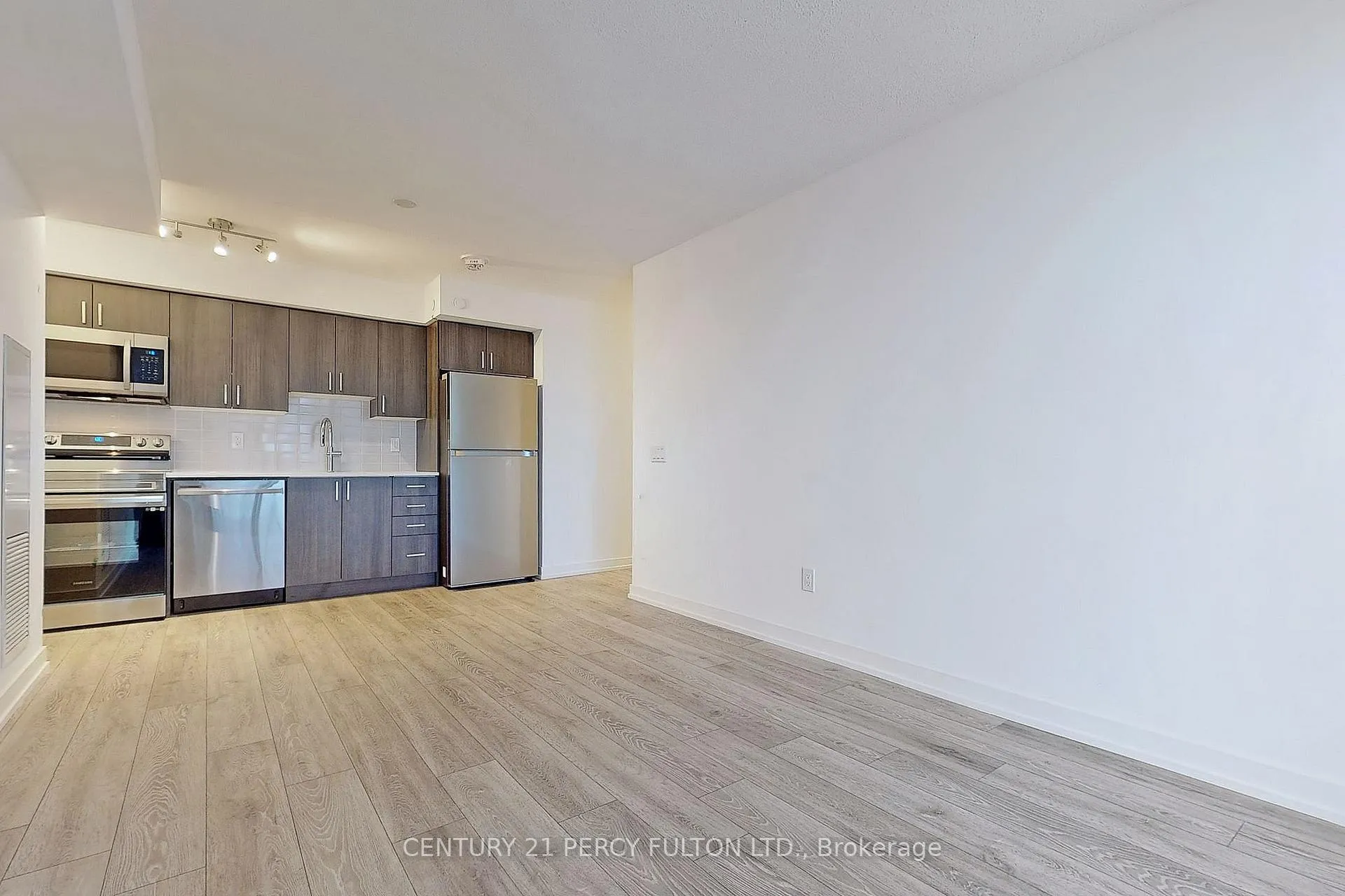 Photo 11 of Unit 1108, 1455 Celebration Drive, Pickering, Bay Ridges — HOMEH