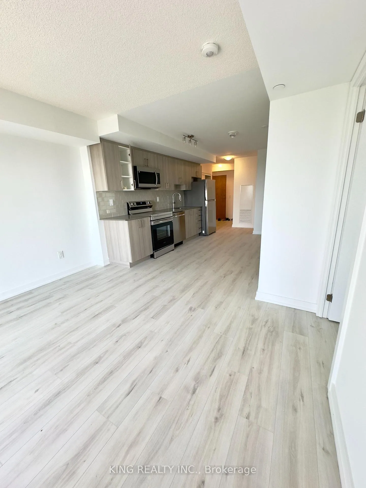 Photo 9 of Unit 1604, 1435 Celebration Drive, Pickering, Bay Ridges — HOMEH