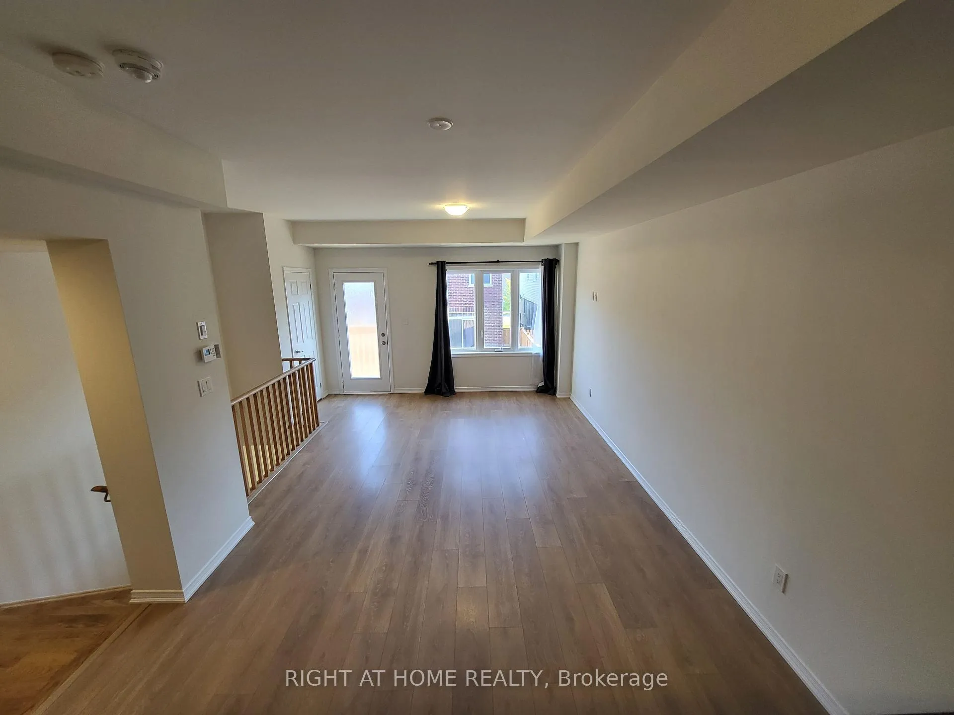 Photo 2 of Unit 63, 155 Danzatore Path, Oshawa, Windfields — HOMEH