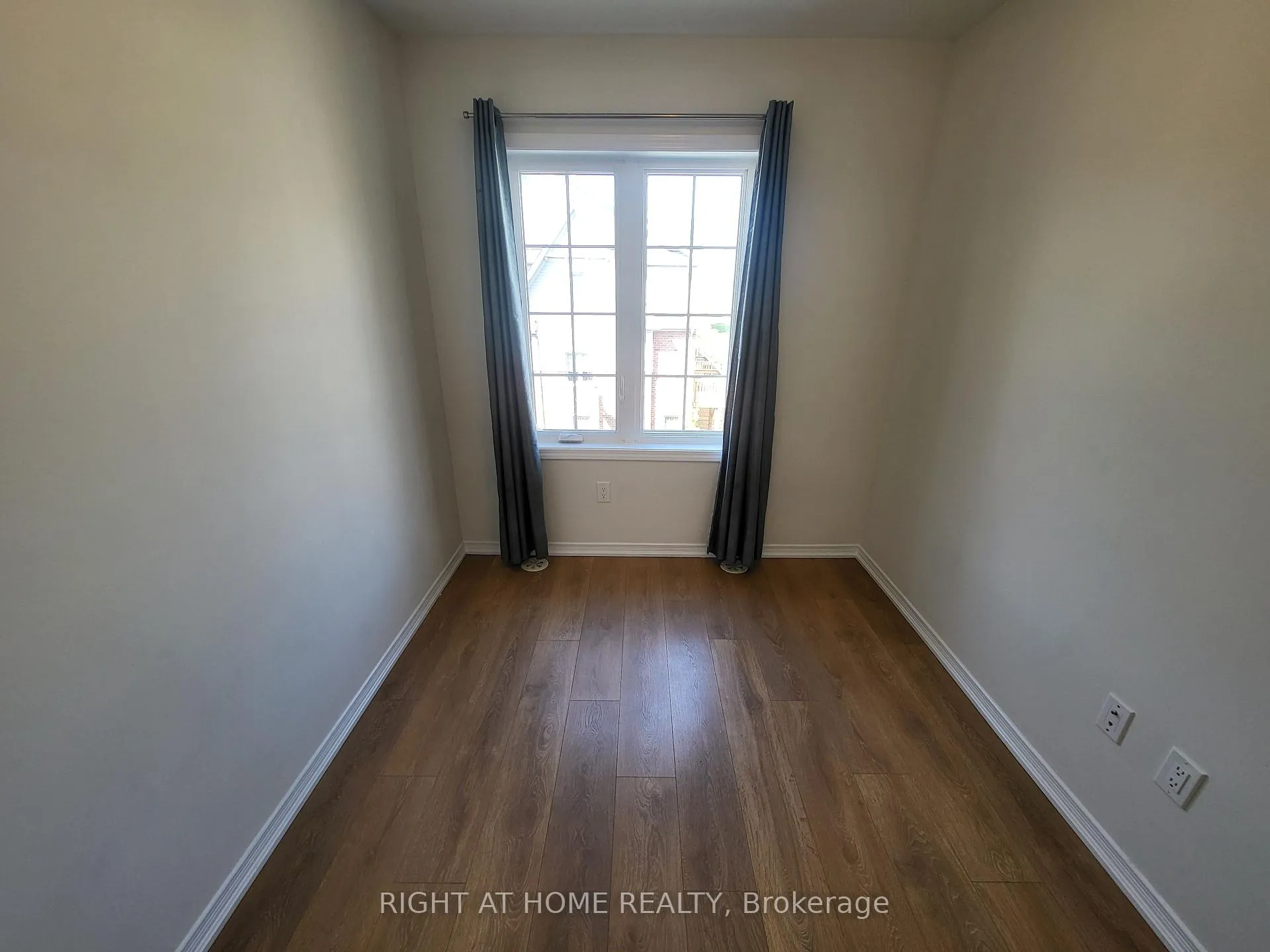 Photo 14 of Unit 63, 155 Danzatore Path, Oshawa, Windfields — HOMEH
