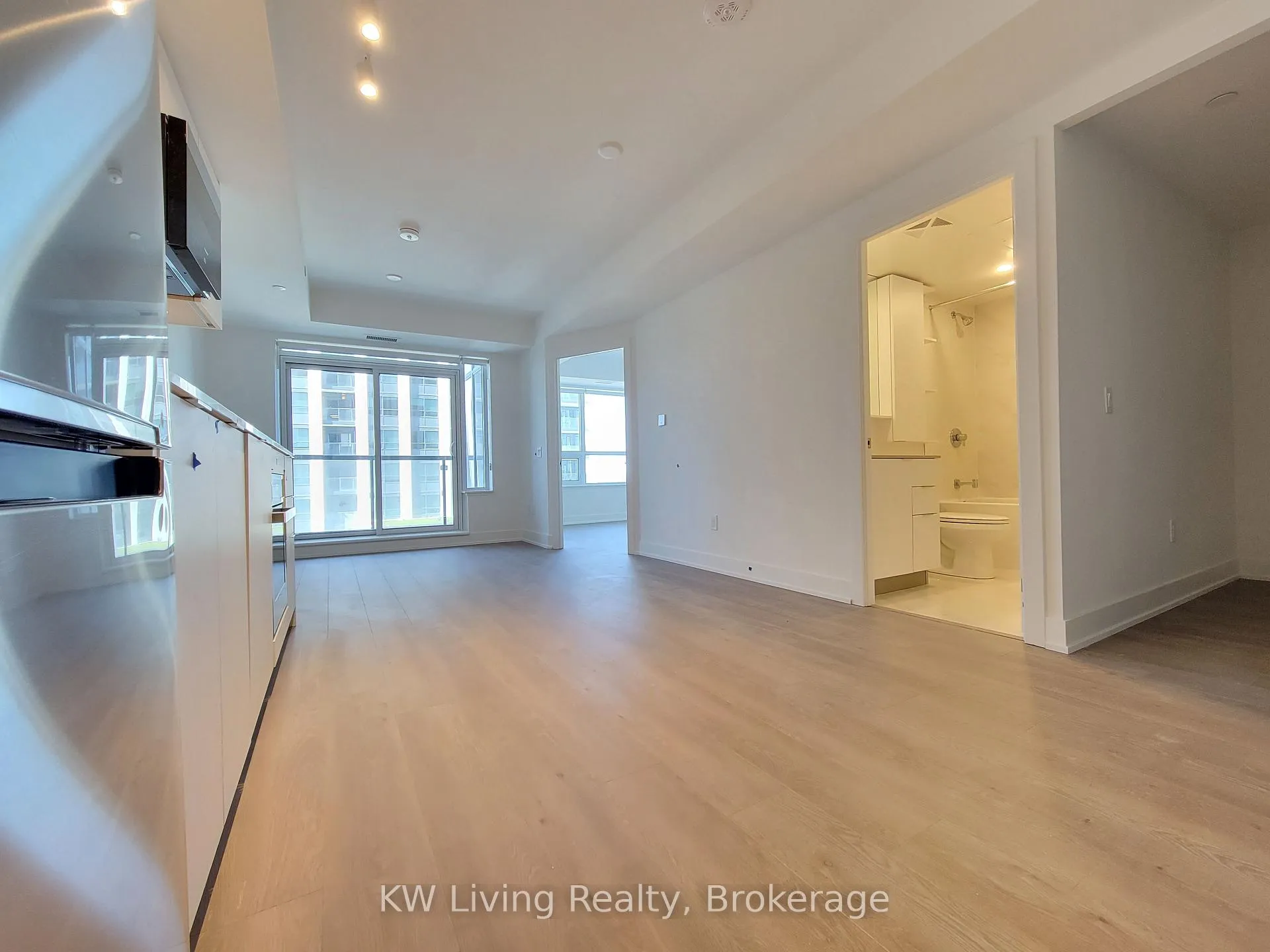 Photo 2 of Unit 1501, 8 Cedarland Drive, Markham, Unionville — HOMEH