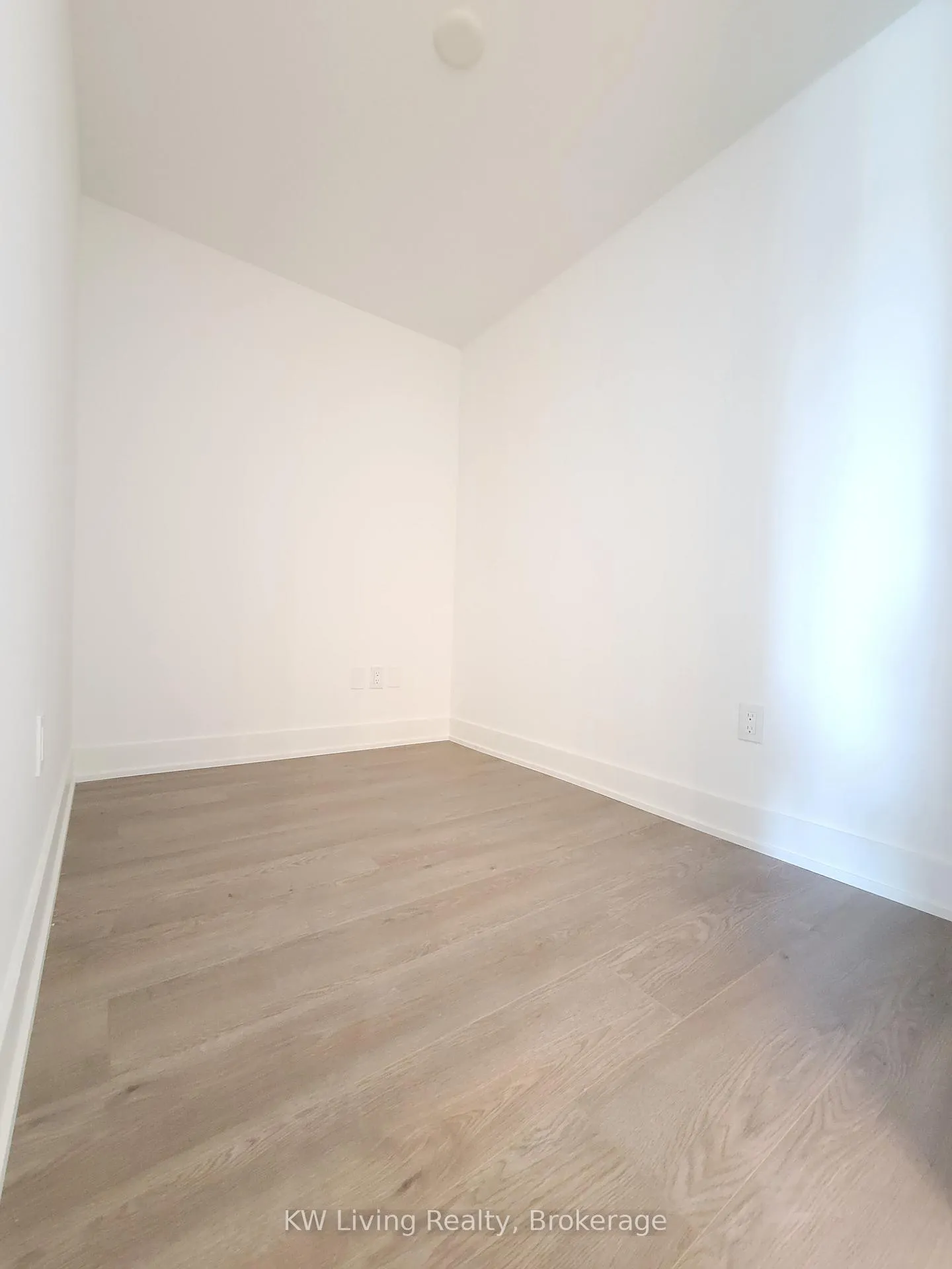 Photo 4 of Unit 1501, 8 Cedarland Drive, Markham, Unionville — HOMEH