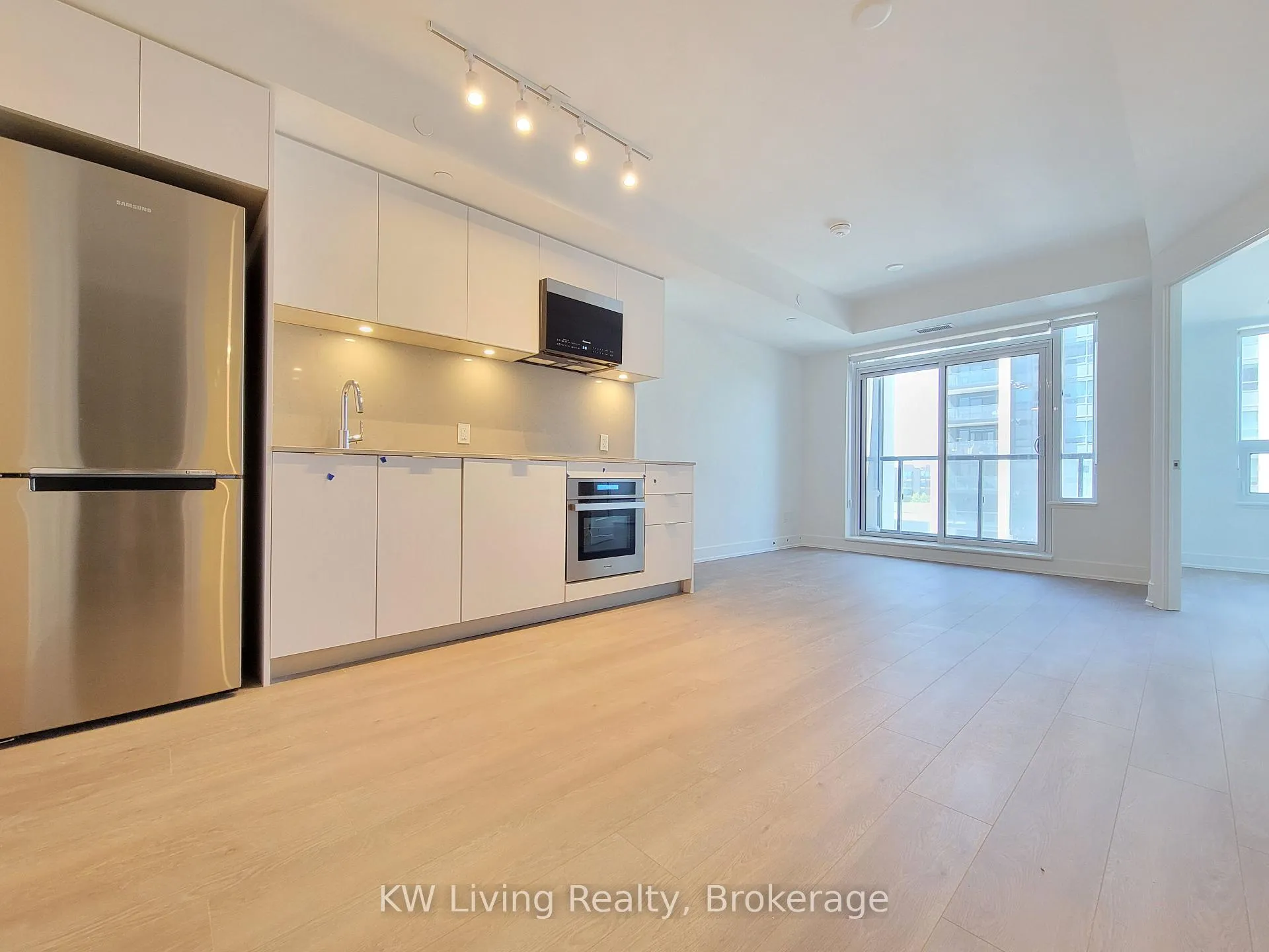 Photo 6 of Unit 1501, 8 Cedarland Drive, Markham, Unionville — HOMEH