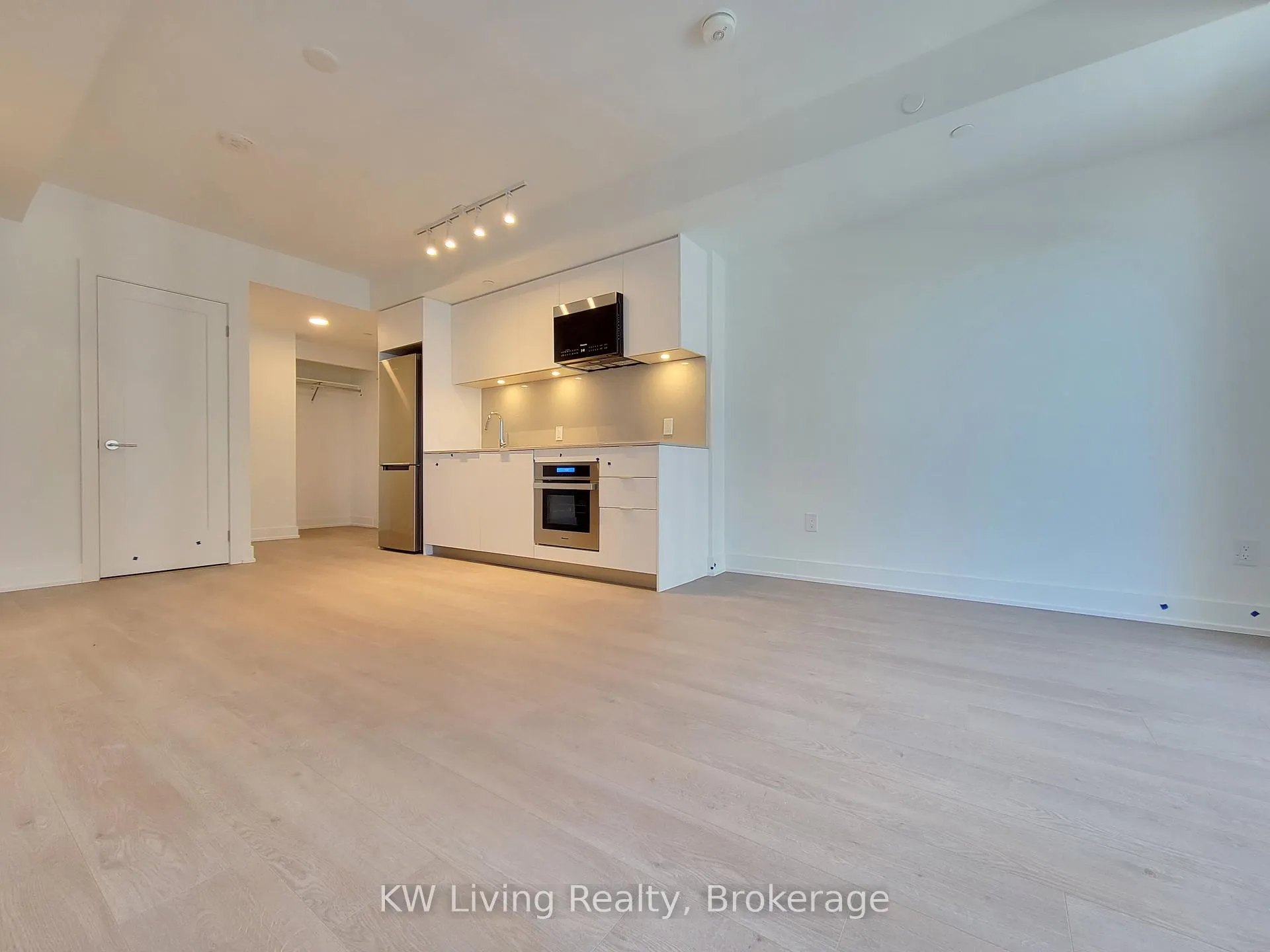 Photo 7 of Unit 1501, 8 Cedarland Drive, Markham, Unionville — HOMEH