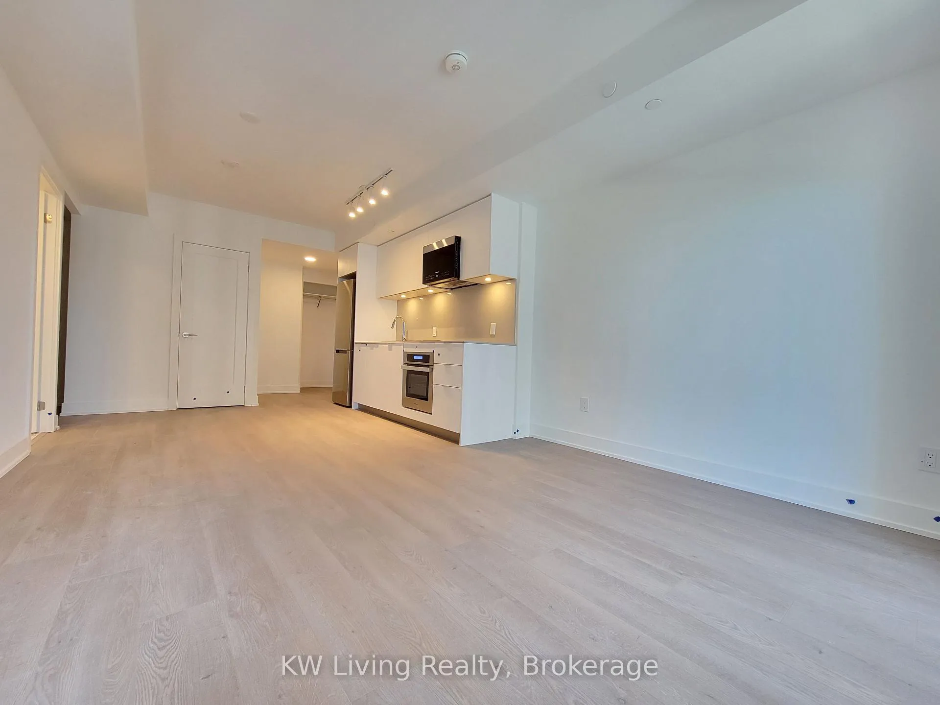 Photo 8 of Unit 1501, 8 Cedarland Drive, Markham, Unionville — HOMEH
