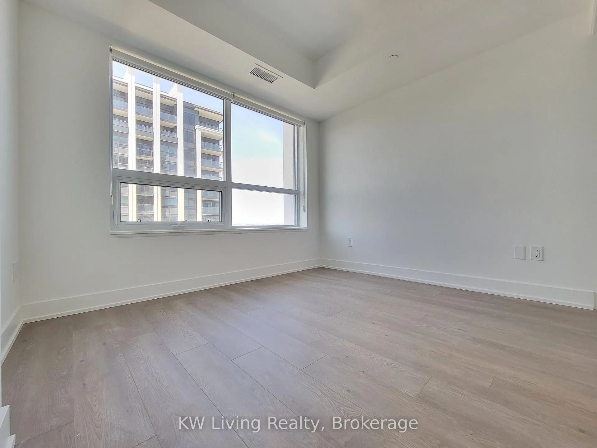 Photo 9 of Unit 1501, 8 Cedarland Drive, Markham, Unionville — HOMEH