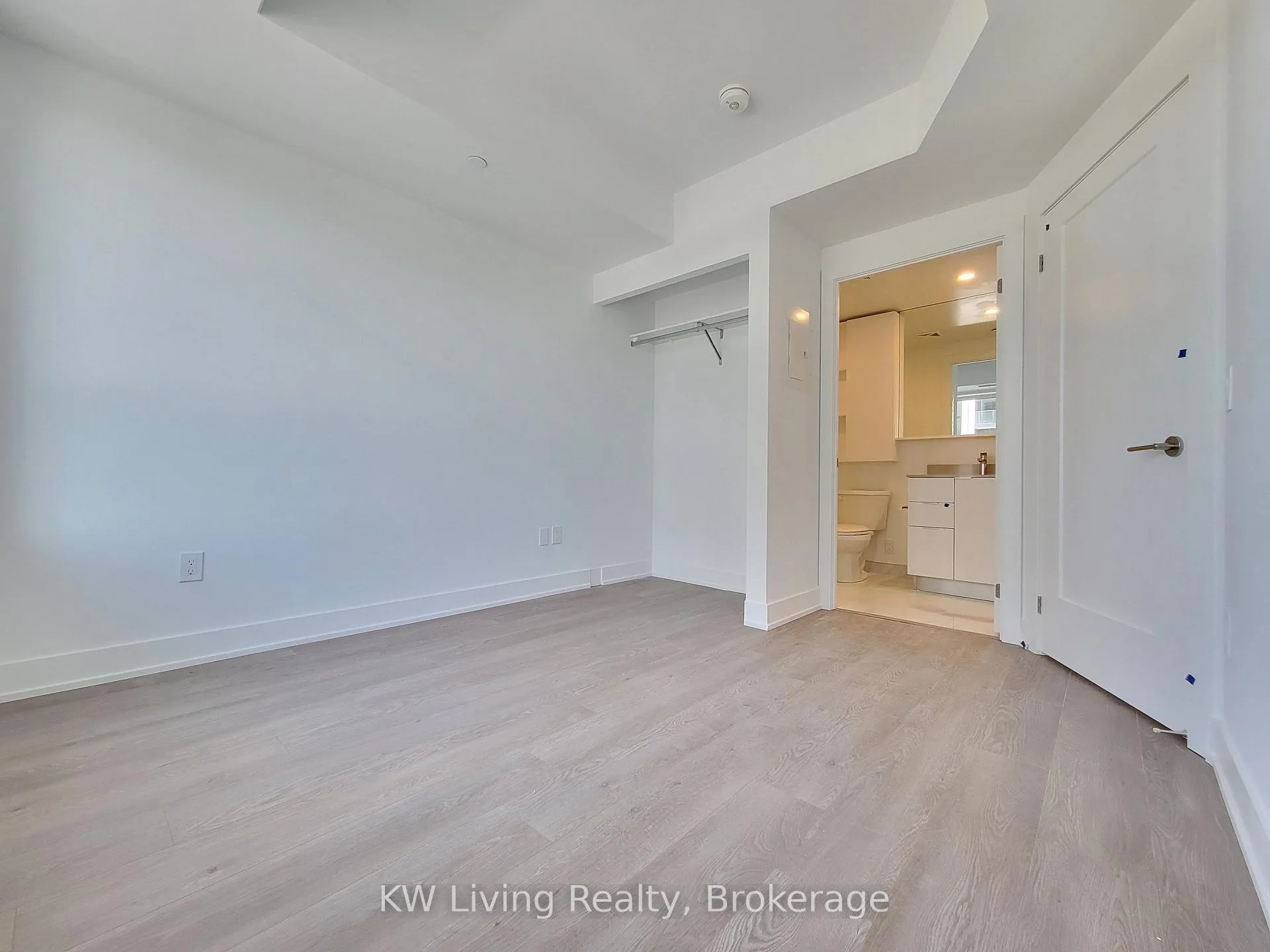 Photo 11 of Unit 1501, 8 Cedarland Drive, Markham, Unionville — HOMEH