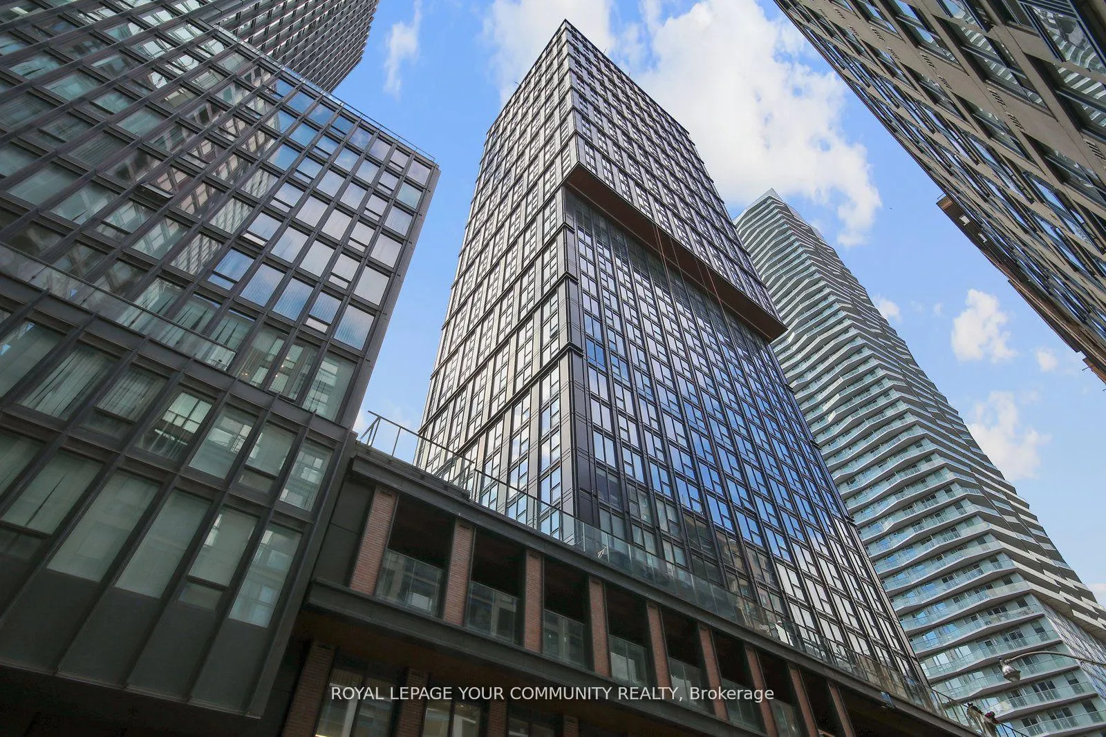 Front of Unit 2212, 82 Dalhousie Street