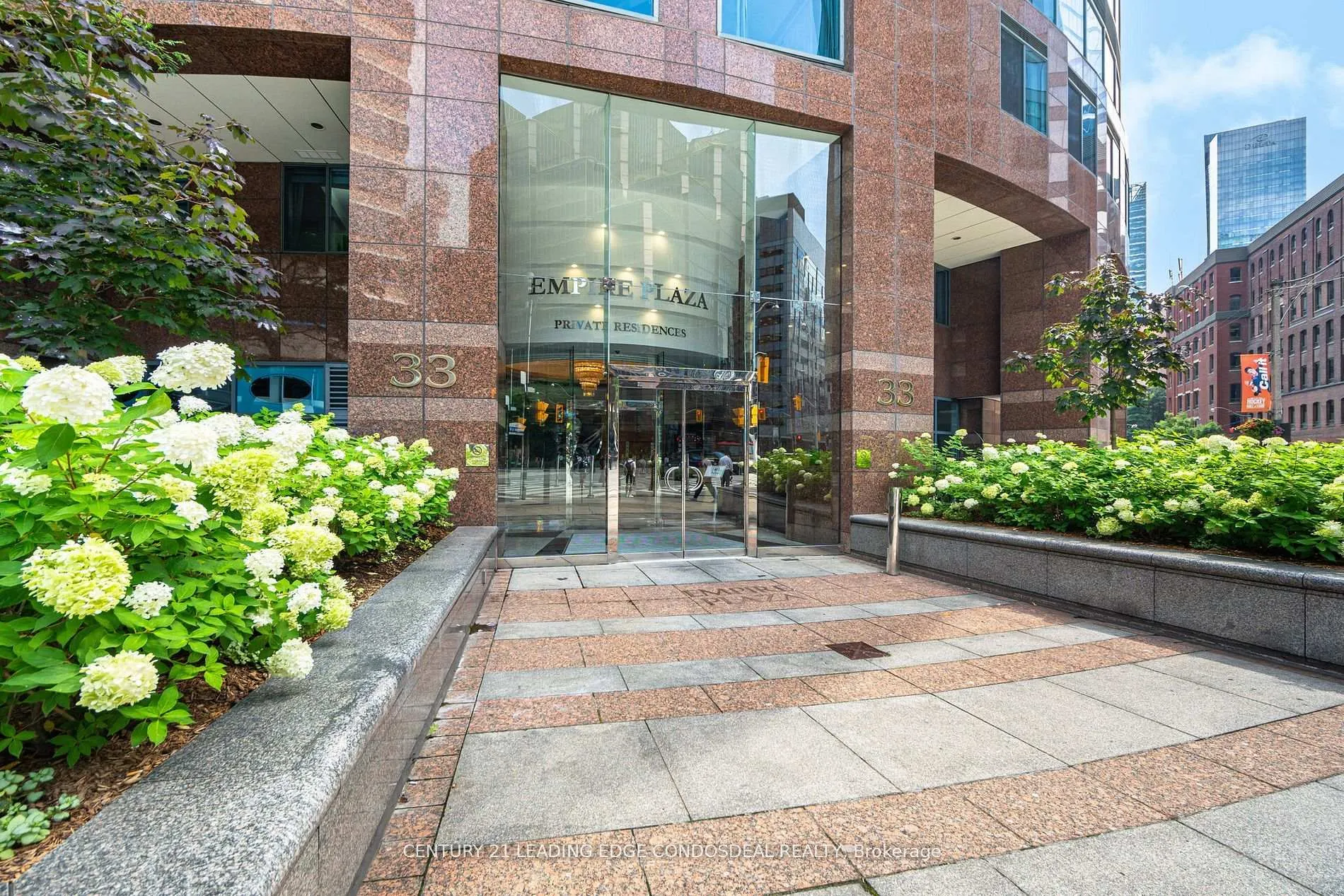 Photo 2 of Unit 2106, 33 University Avenue, Toronto, Bay Street Corridor — HOMEH