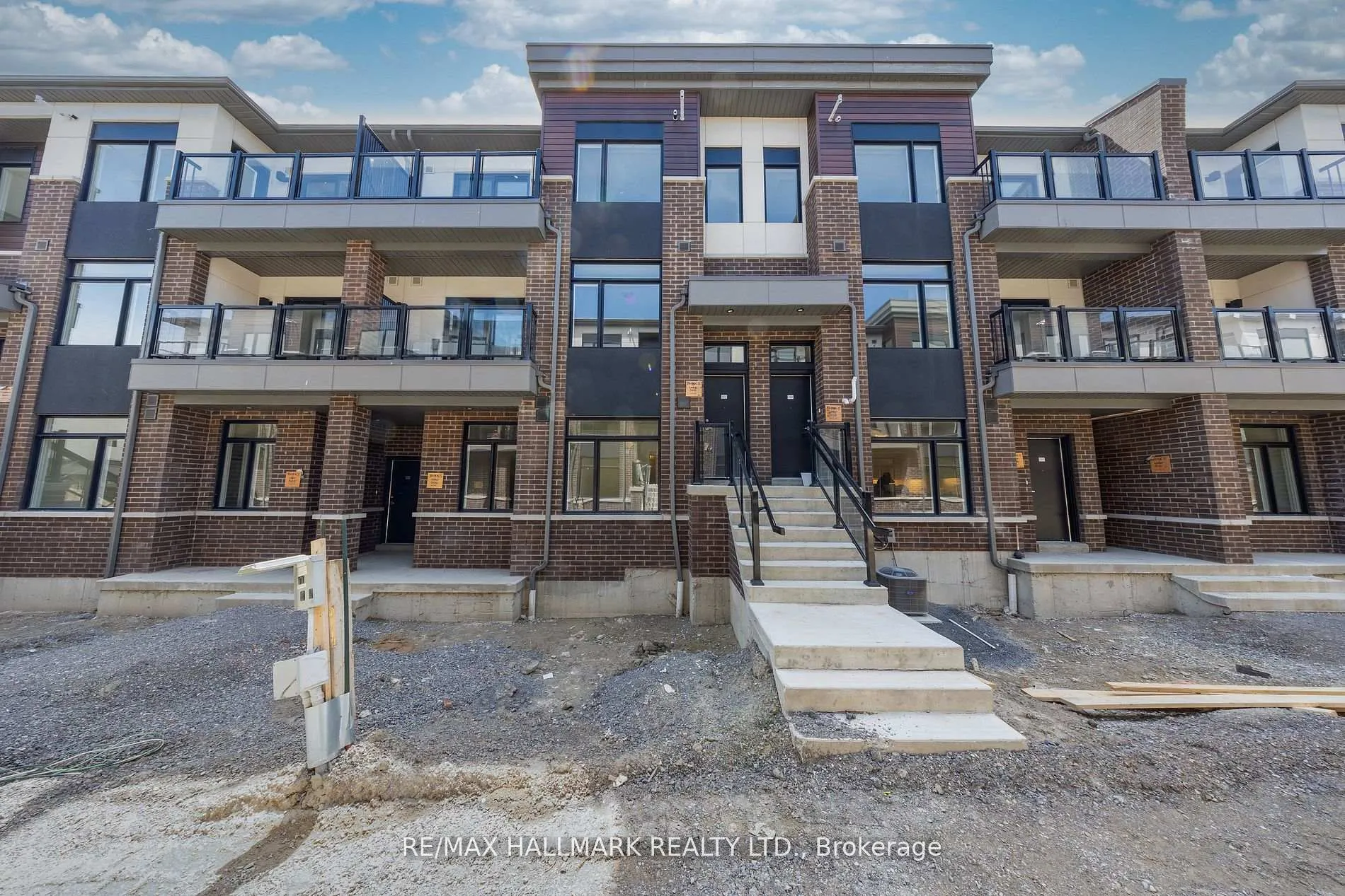 Front of Unit 1307, 1695 Dersan Street