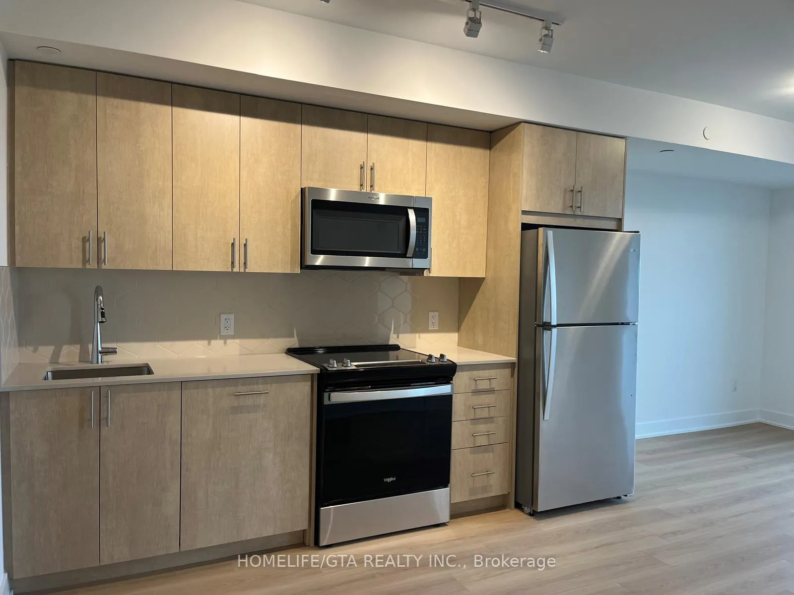Photo 4 of Unit 404, 2545 Simcoe Street N, Oshawa, Windfields — HOMEH