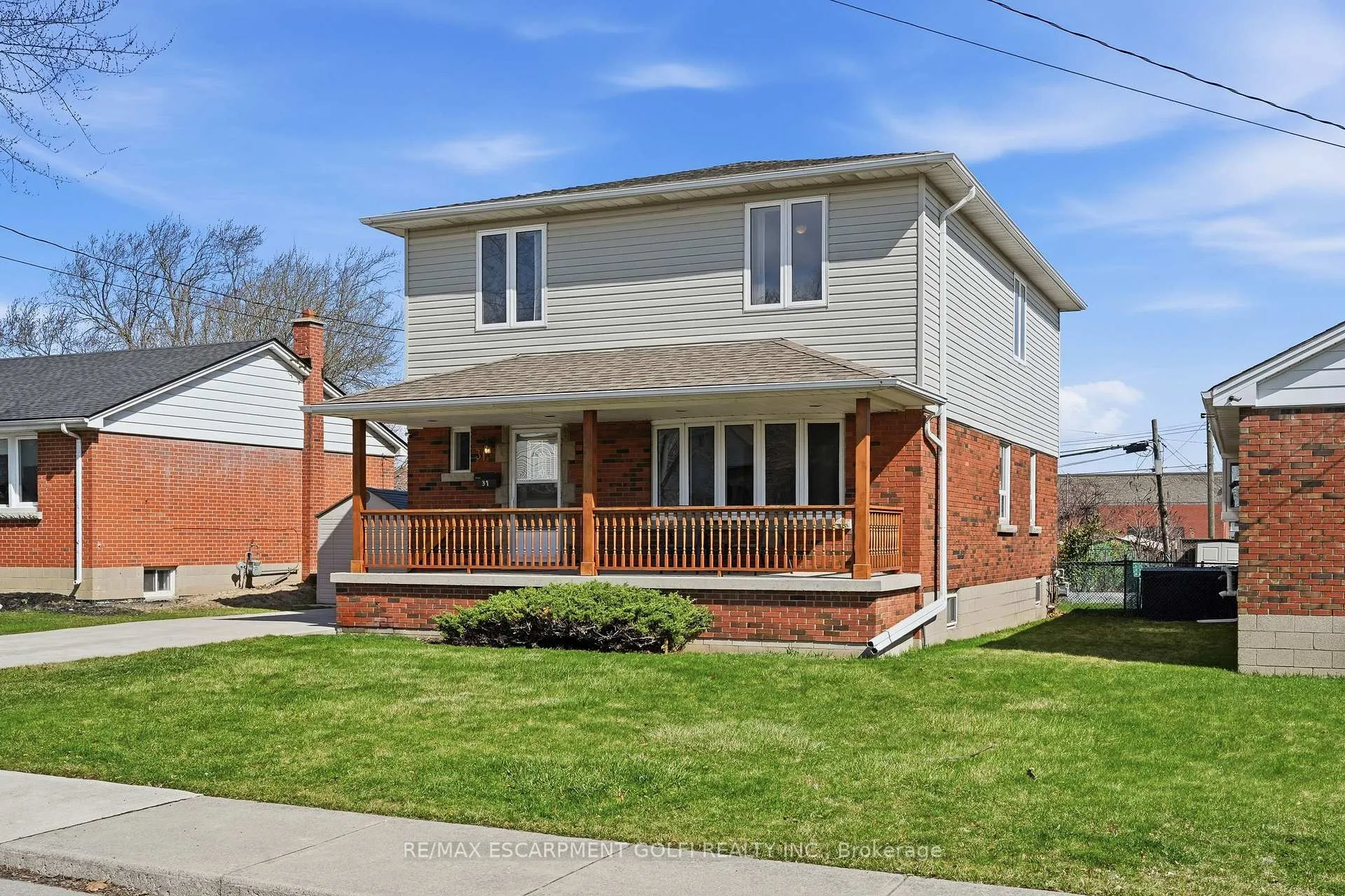 Photo 2 of 31 Sheridan Drive, Hamilton, Hill Park — HOMEH