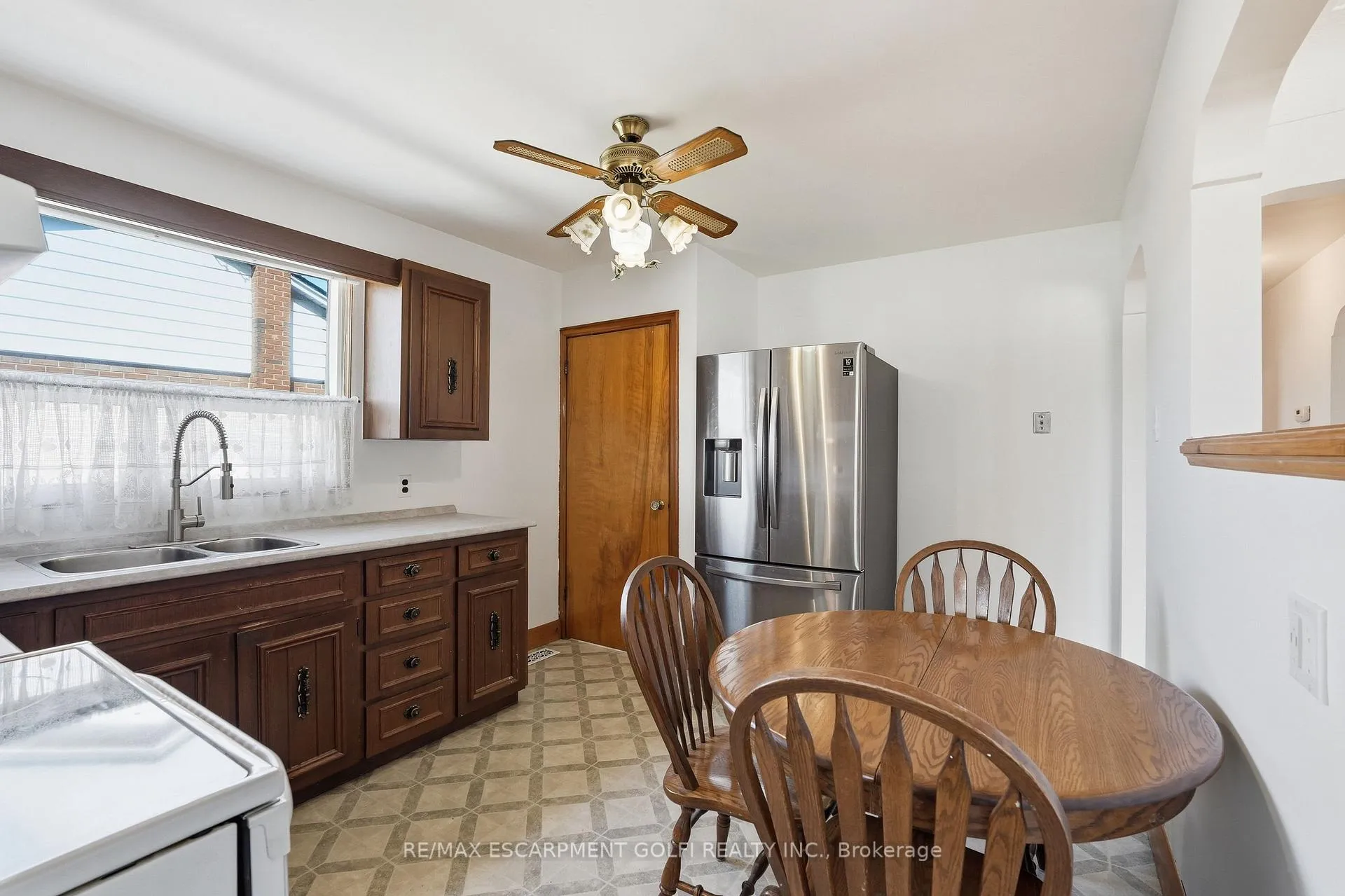 Photo 7 of 31 Sheridan Drive, Hamilton, Hill Park — HOMEH