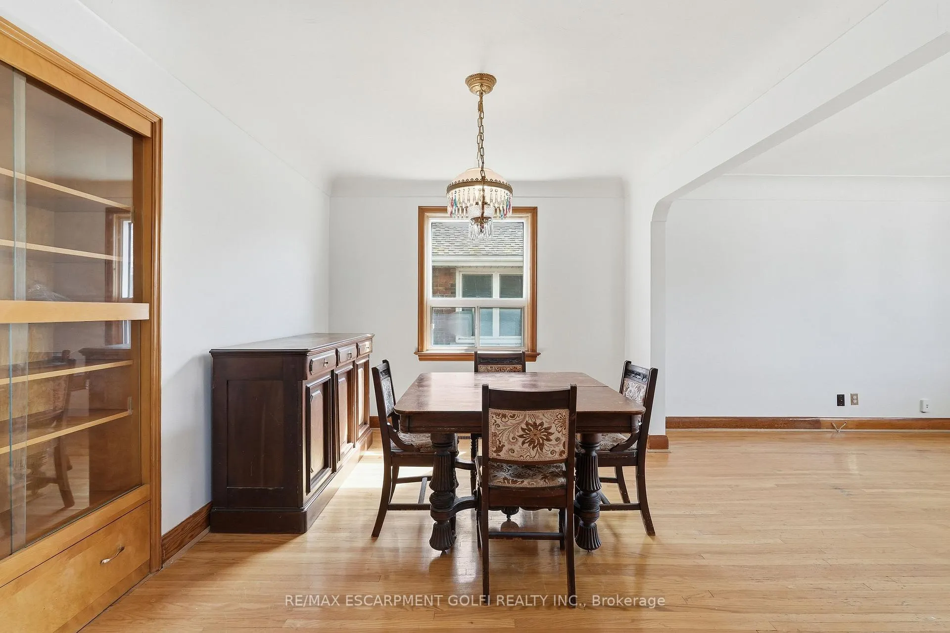 Photo 8 of 31 Sheridan Drive, Hamilton, Hill Park — HOMEH