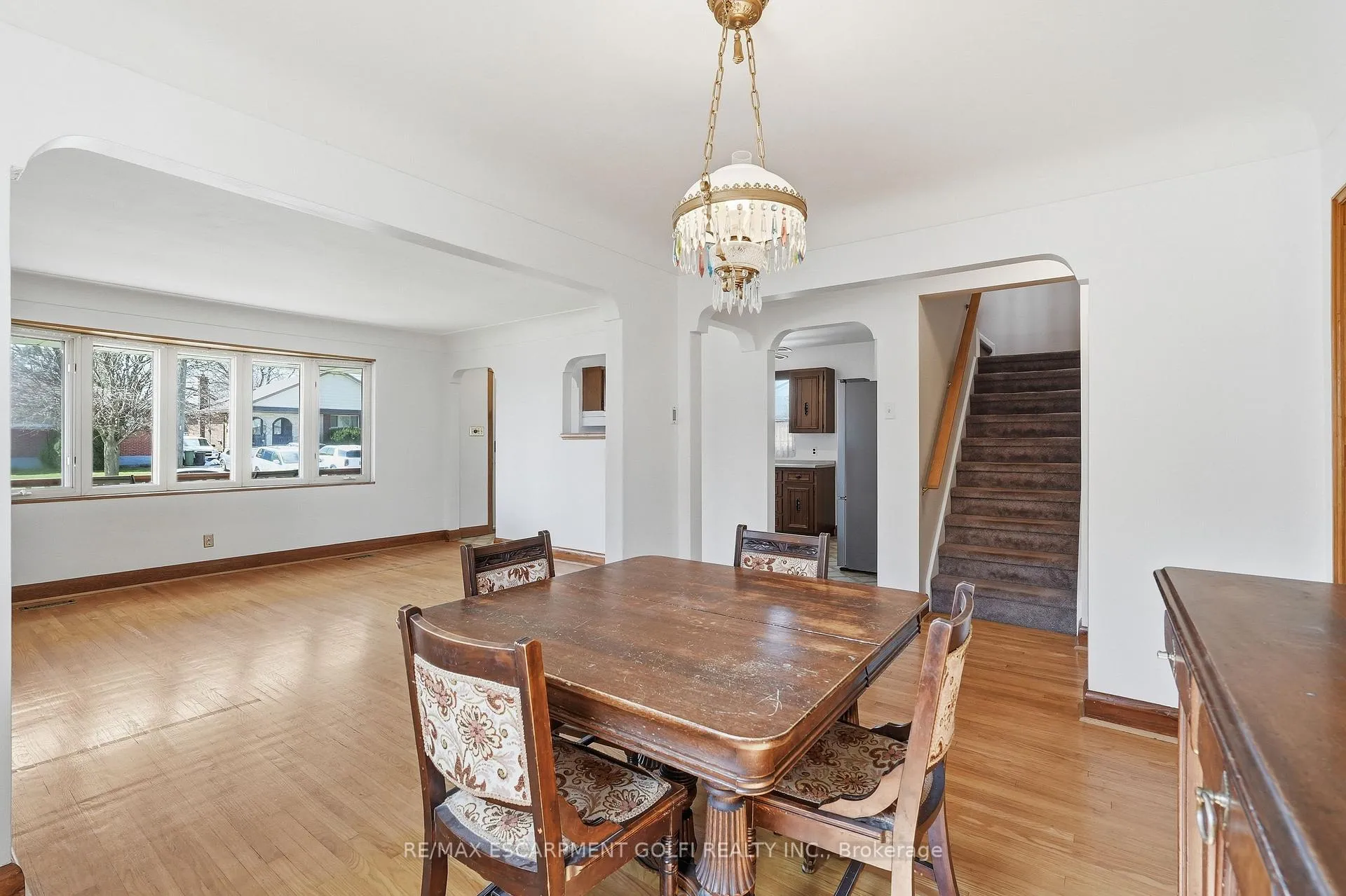 Photo 10 of 31 Sheridan Drive, Hamilton, Hill Park — HOMEH