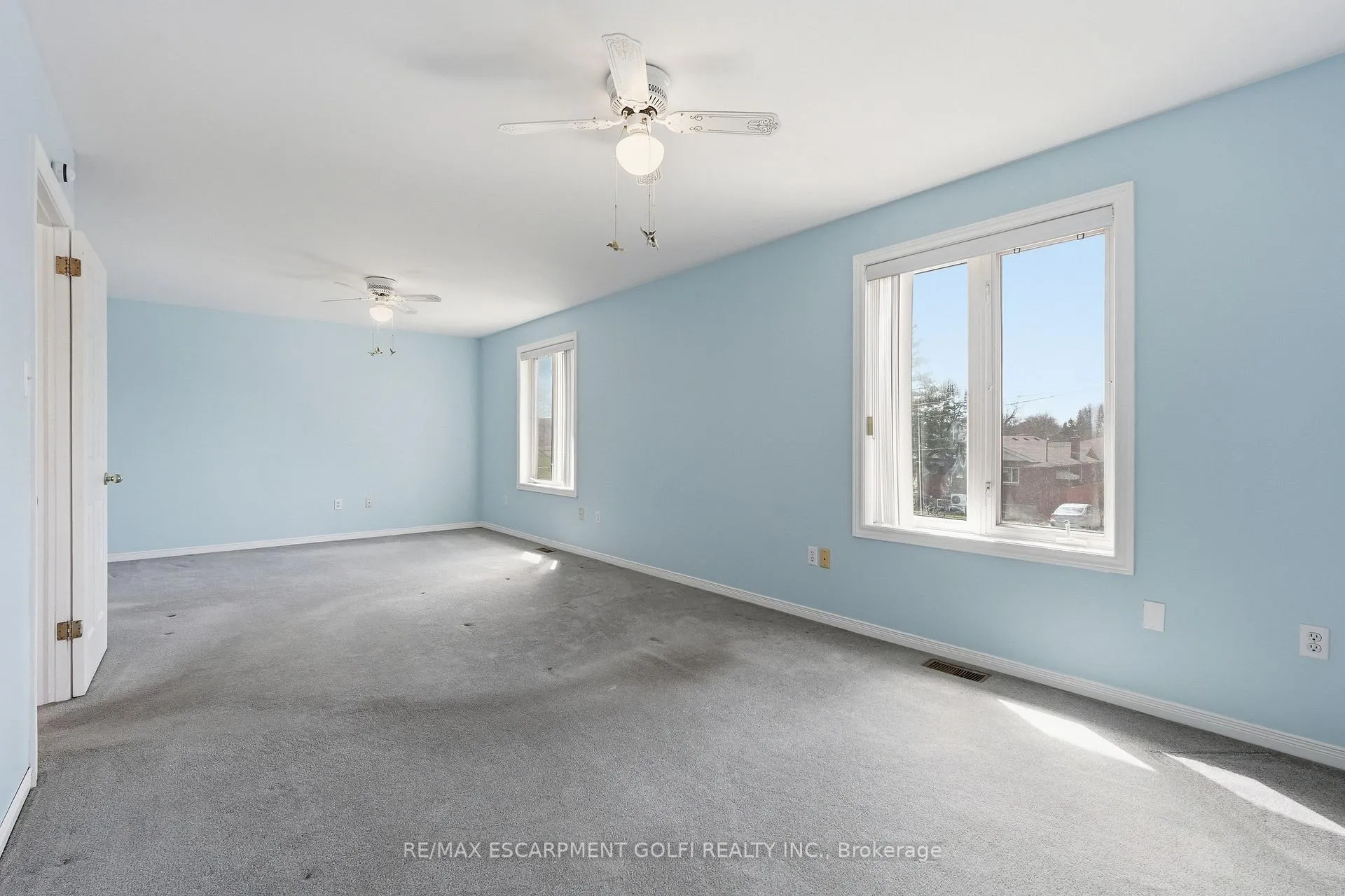 Photo 17 of 31 Sheridan Drive, Hamilton, Hill Park — HOMEH