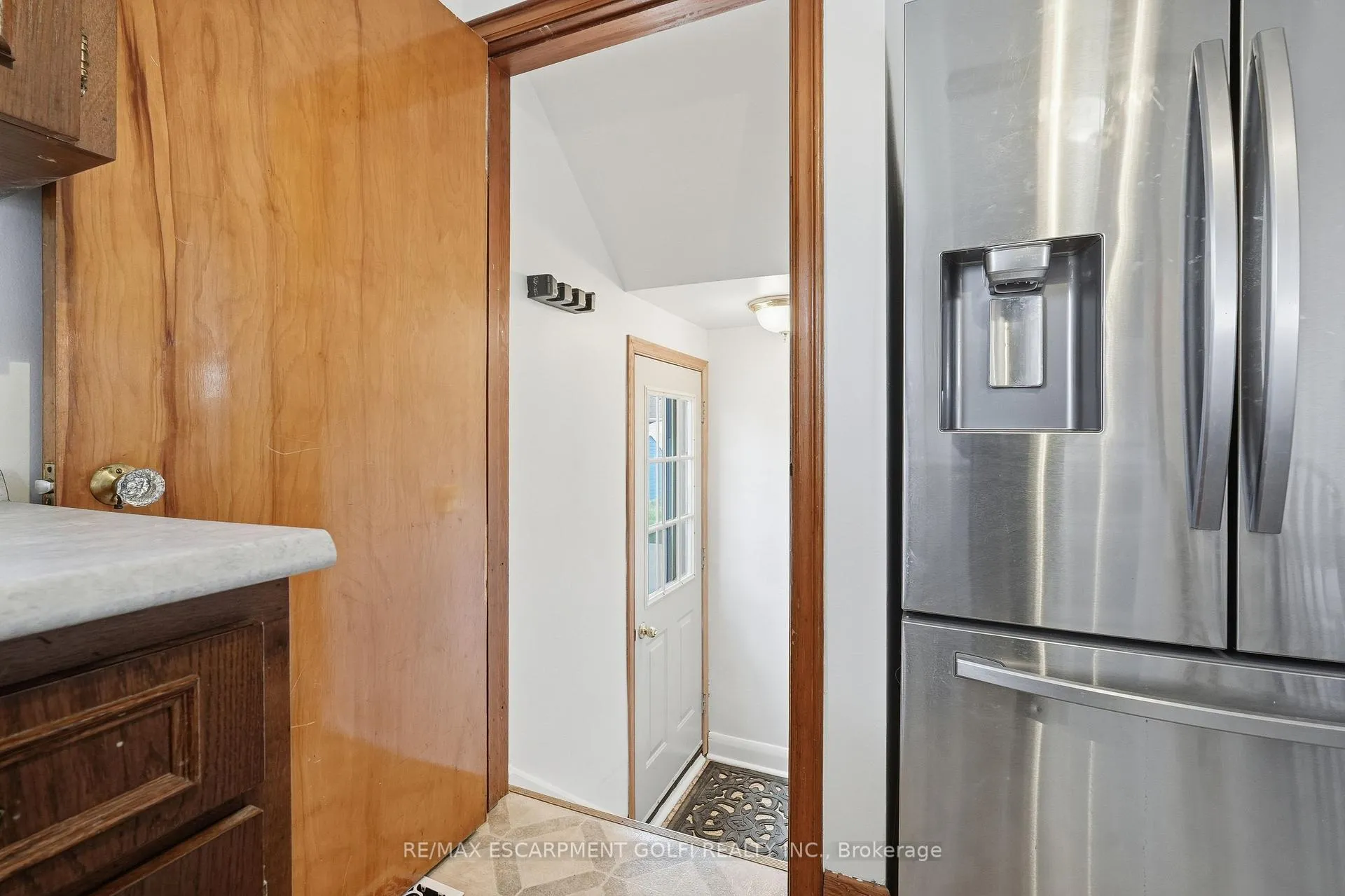 Photo 21 of 31 Sheridan Drive, Hamilton, Hill Park — HOMEH