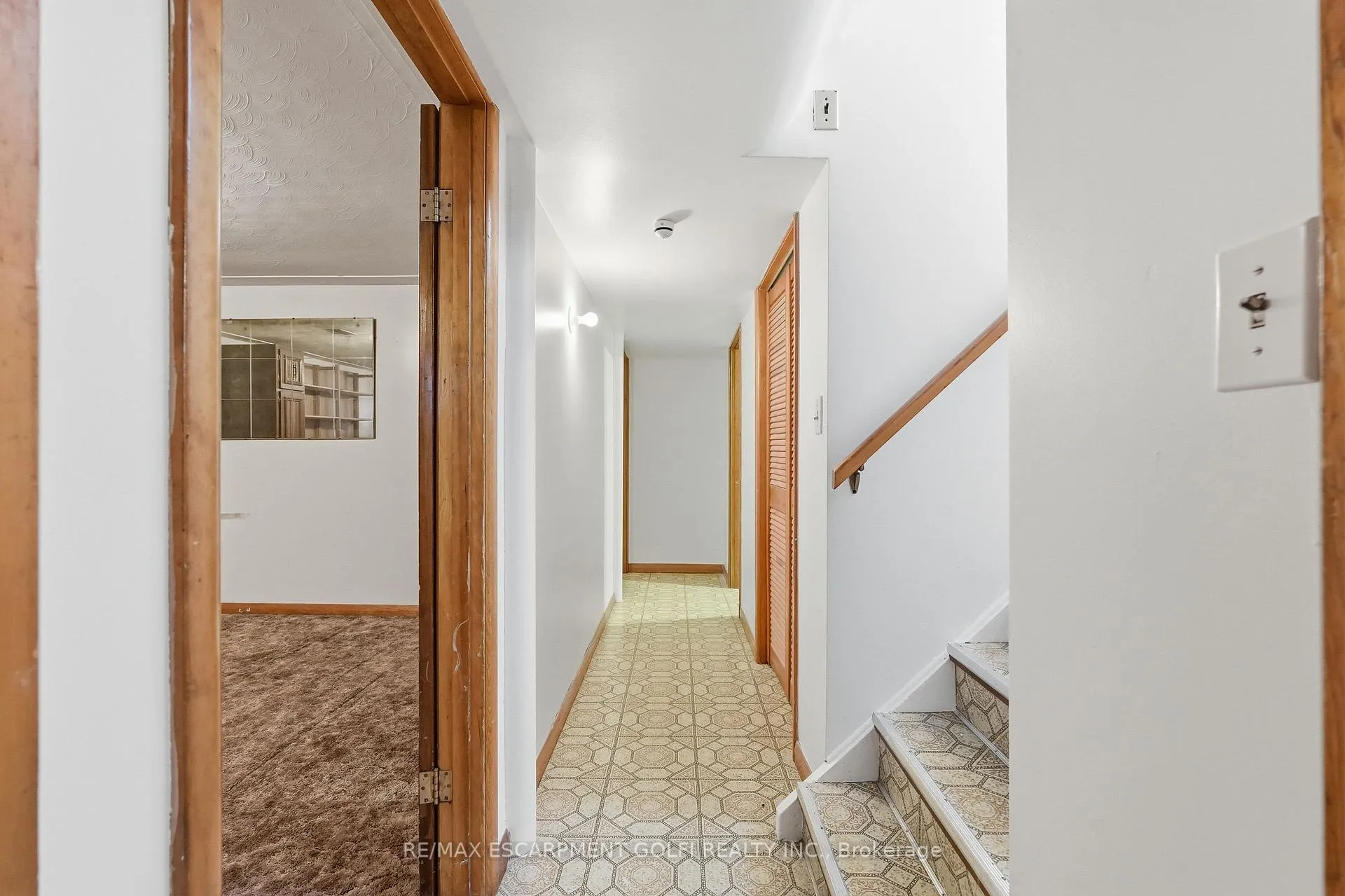 Photo 22 of 31 Sheridan Drive, Hamilton, Hill Park — HOMEH