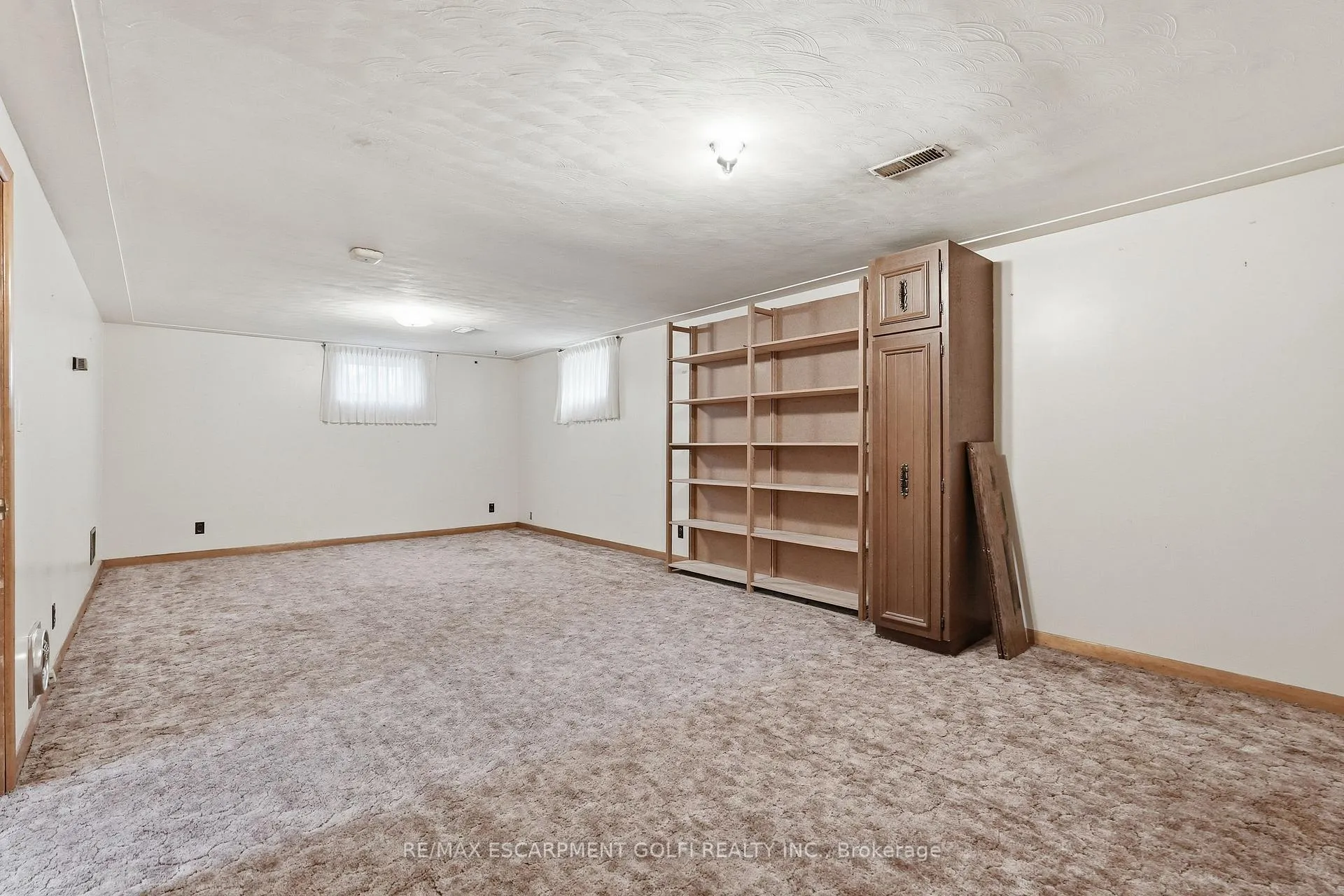 Photo 23 of 31 Sheridan Drive, Hamilton, Hill Park — HOMEH