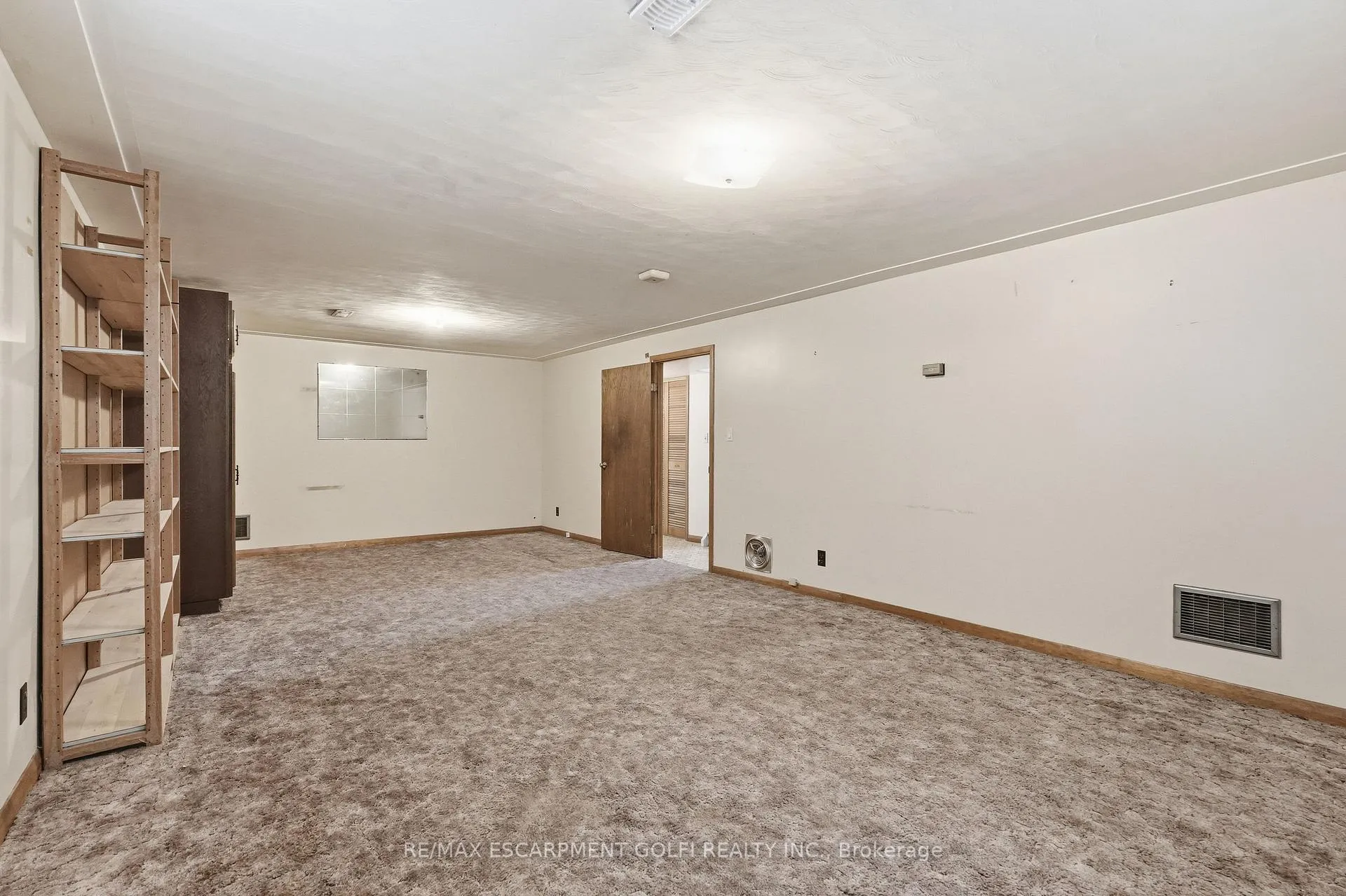 Photo 24 of 31 Sheridan Drive, Hamilton, Hill Park — HOMEH