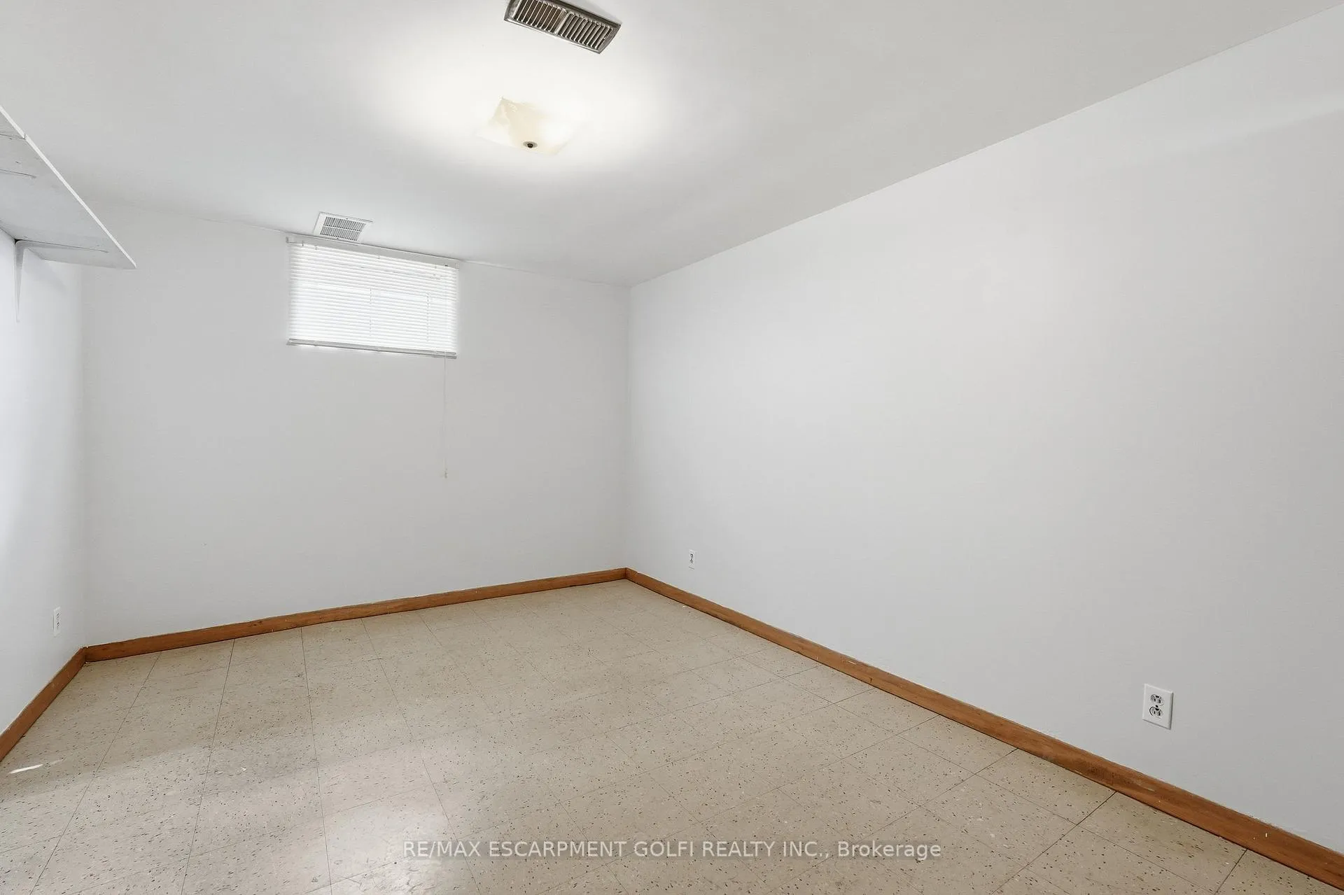 Photo 25 of 31 Sheridan Drive, Hamilton, Hill Park — HOMEH