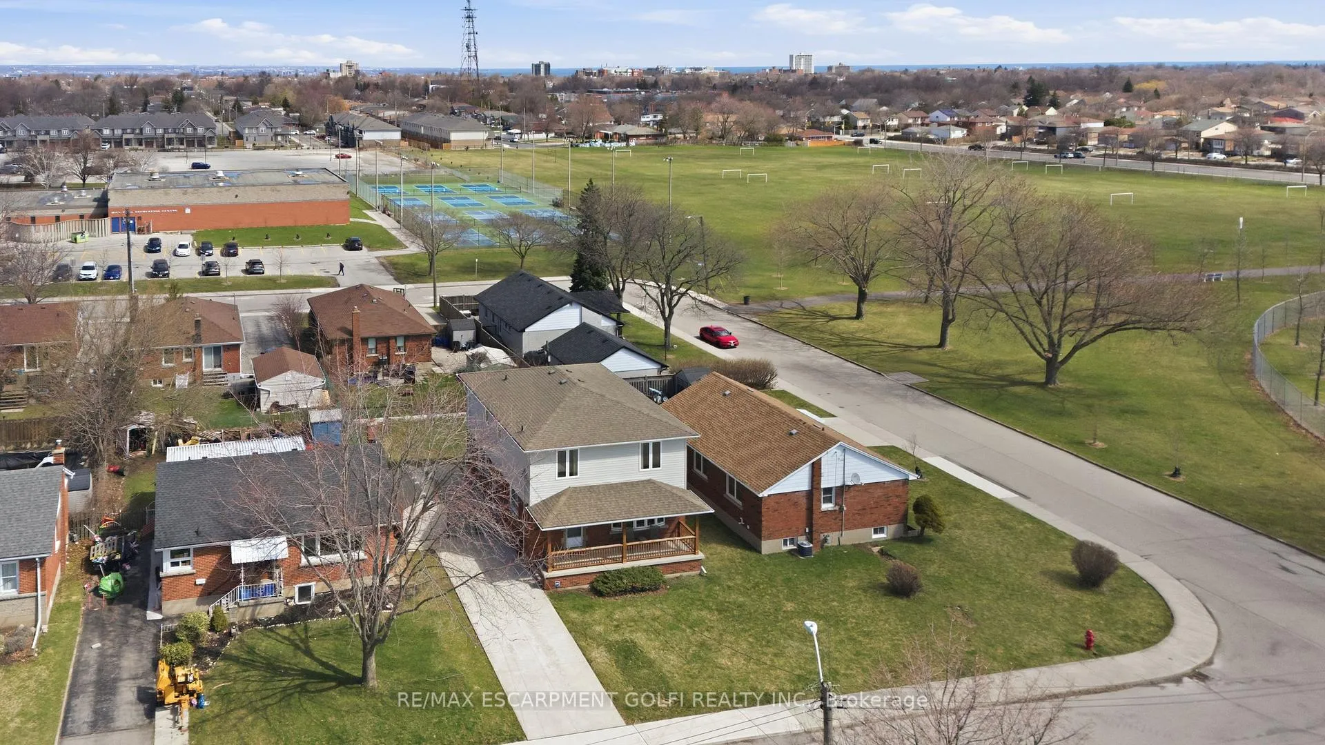 Photo 34 of 31 Sheridan Drive, Hamilton, Hill Park — HOMEH