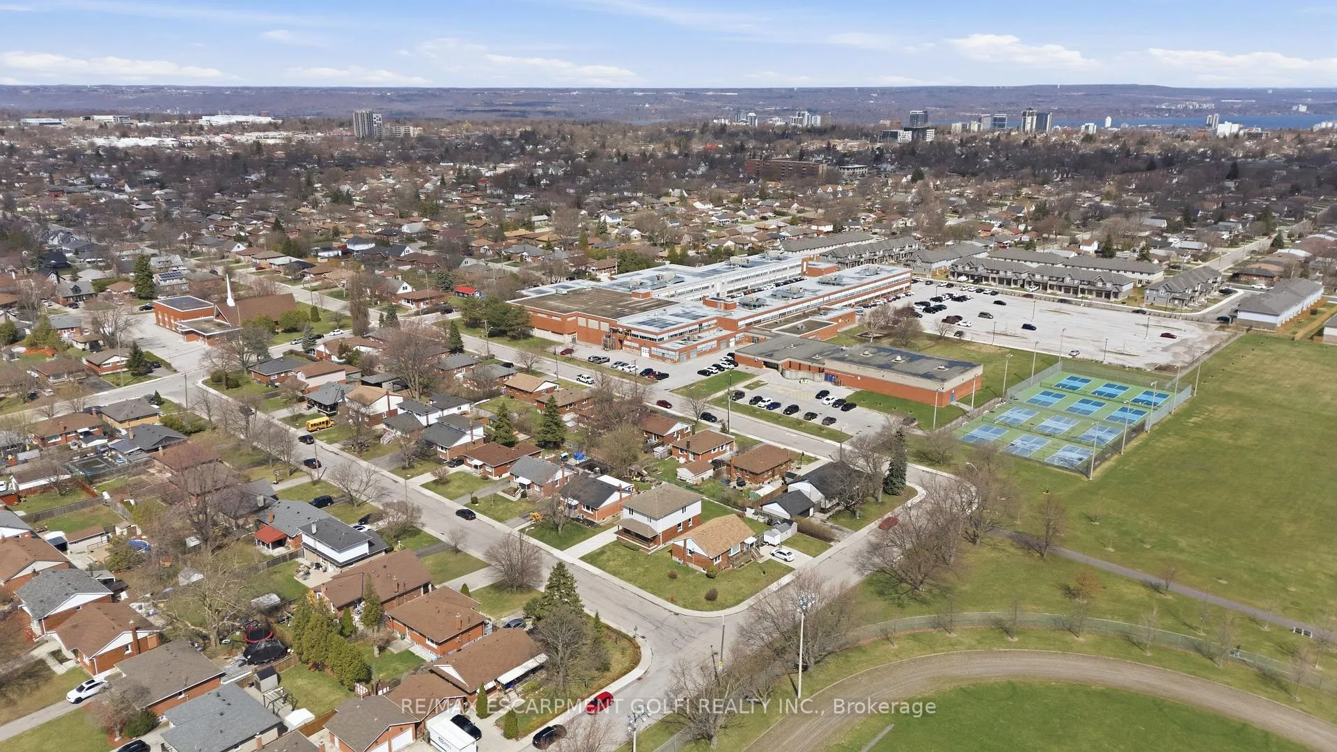 Photo 37 of 31 Sheridan Drive, Hamilton, Hill Park — HOMEH