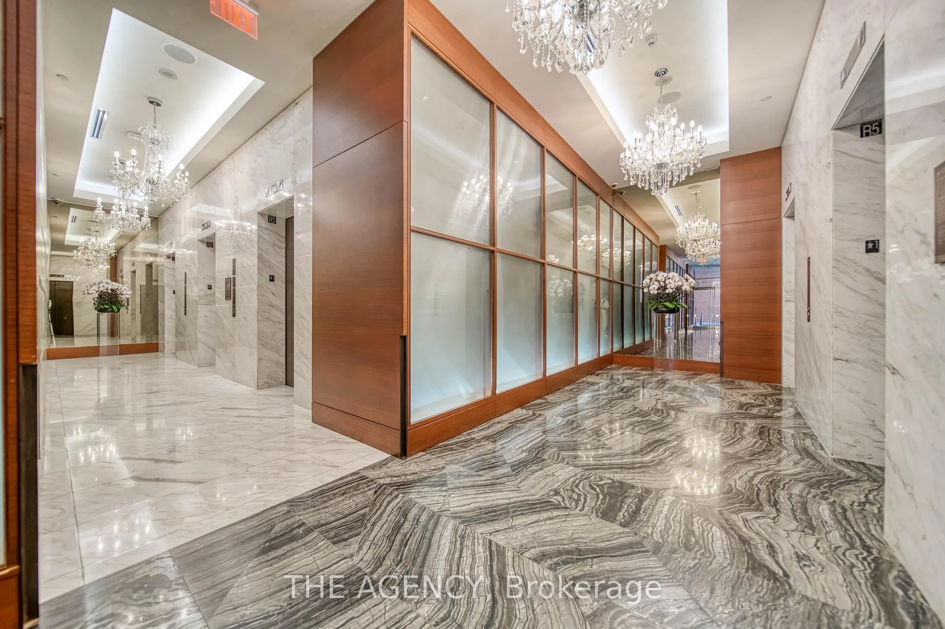 Photo 4 of Unit 5005, 180 University Avenue, Toronto, Bay Street Corridor — HOMEH