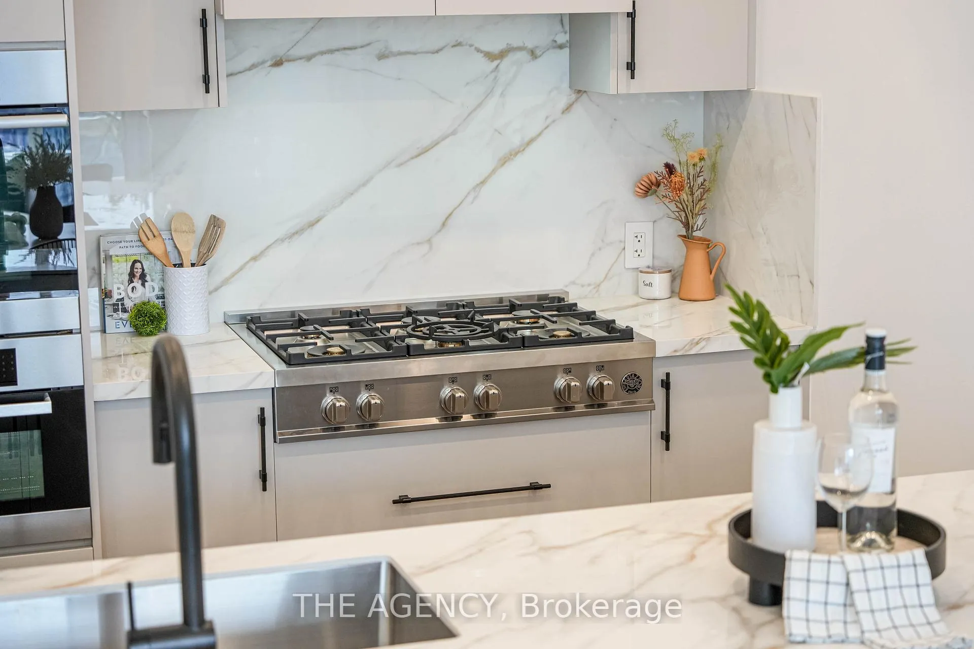 Photo 16 of Unit 5005, 180 University Avenue, Toronto, Bay Street Corridor — HOMEH