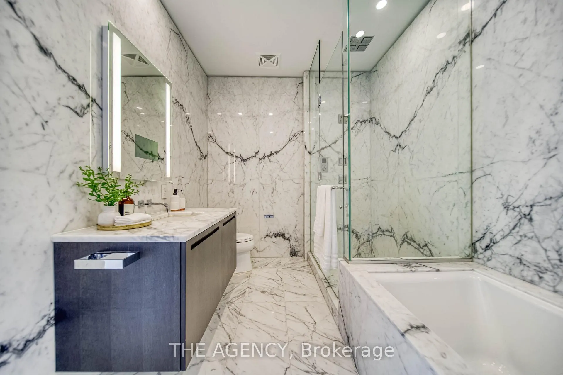 Photo 35 of Unit 5005, 180 University Avenue, Toronto, Bay Street Corridor — HOMEH
