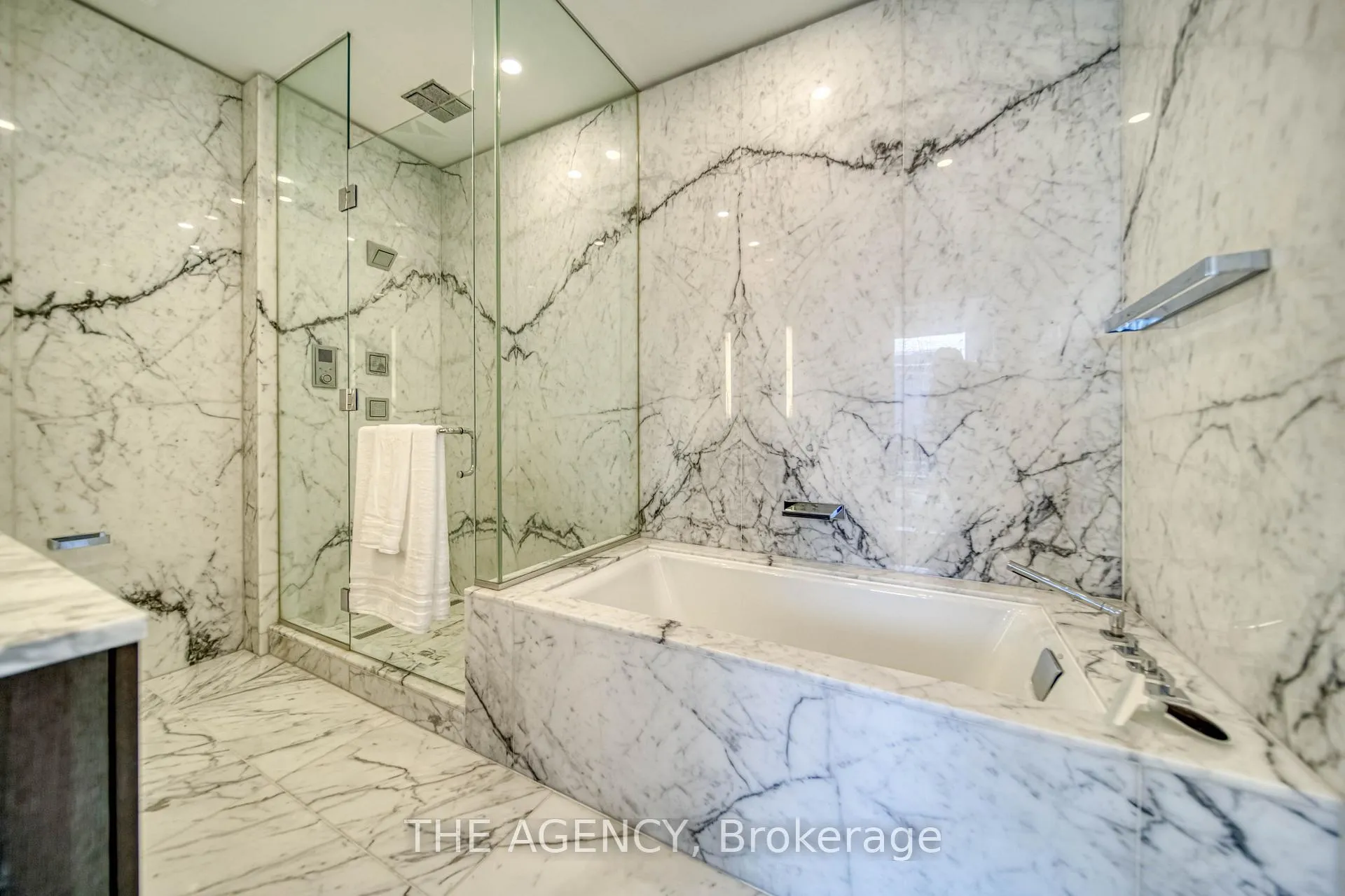 Photo 36 of Unit 5005, 180 University Avenue, Toronto, Bay Street Corridor — HOMEH