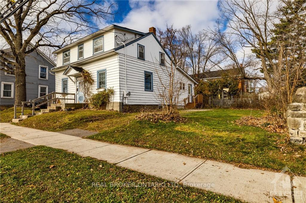 Photo 1 of 25 High Street, Carleton Place — HOMEH