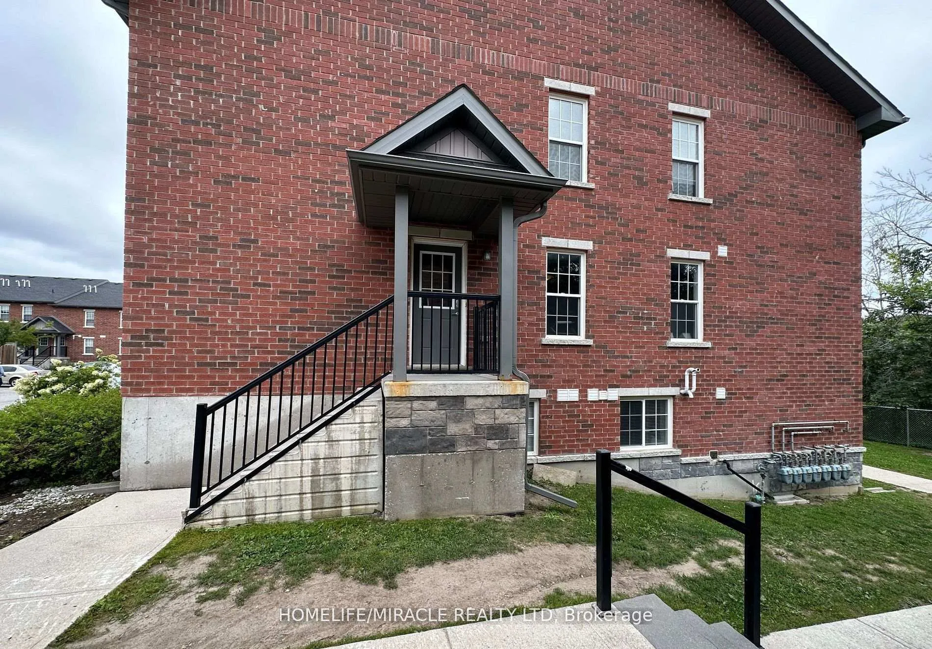 Photo 1 of Unit 8, 244 Penetanguishene Road, Barrie, Georgian Drive — HOMEH