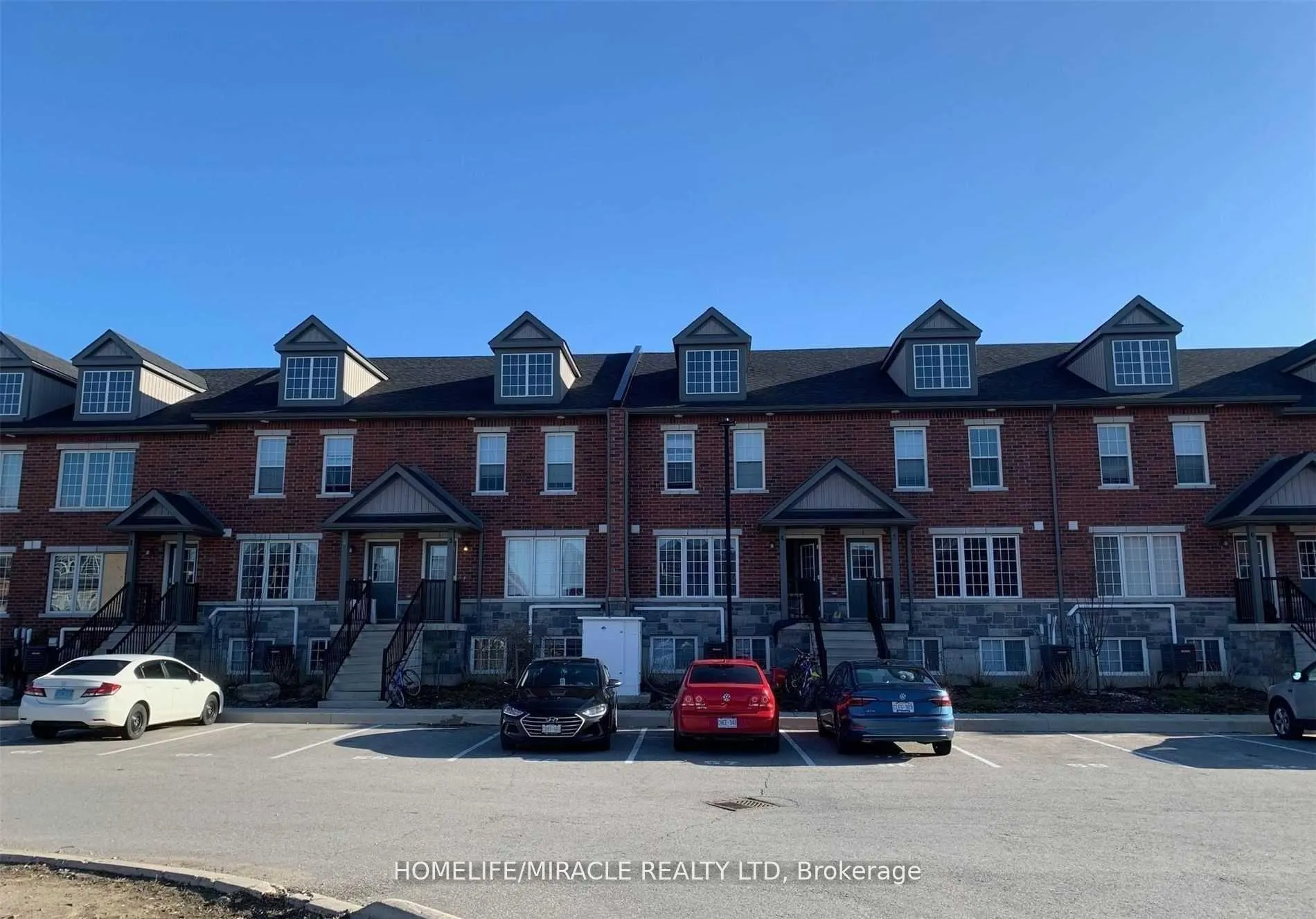 Photo 3 of Unit 8, 244 Penetanguishene Road, Barrie, Georgian Drive — HOMEH