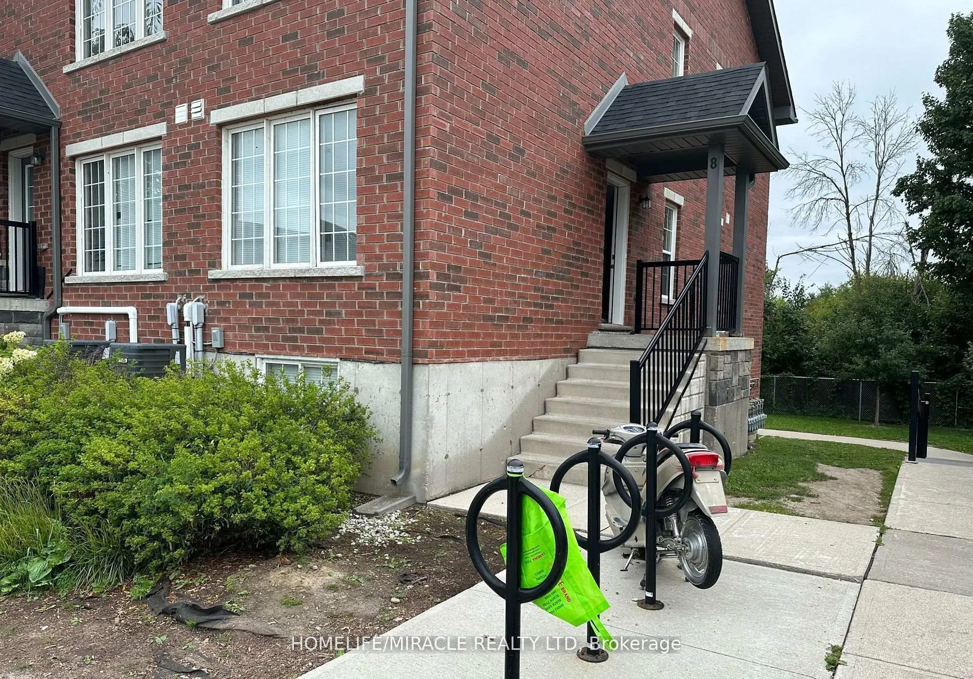 Photo 4 of Unit 8, 244 Penetanguishene Road, Barrie, Georgian Drive — HOMEH