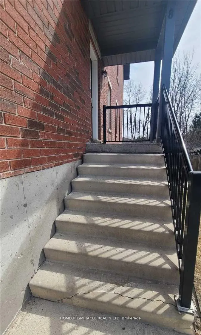 Photo 5 of Unit 8, 244 Penetanguishene Road, Barrie, Georgian Drive — HOMEH