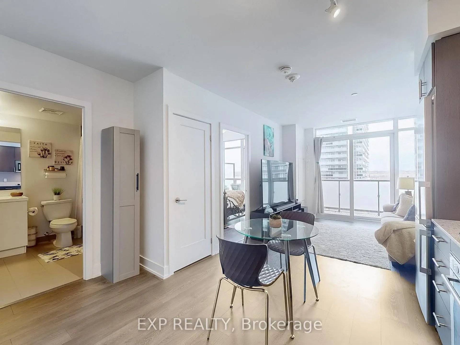 Photo 6 of Unit 712, 2550 Simcoe Street N, Oshawa, Windfields — HOMEH