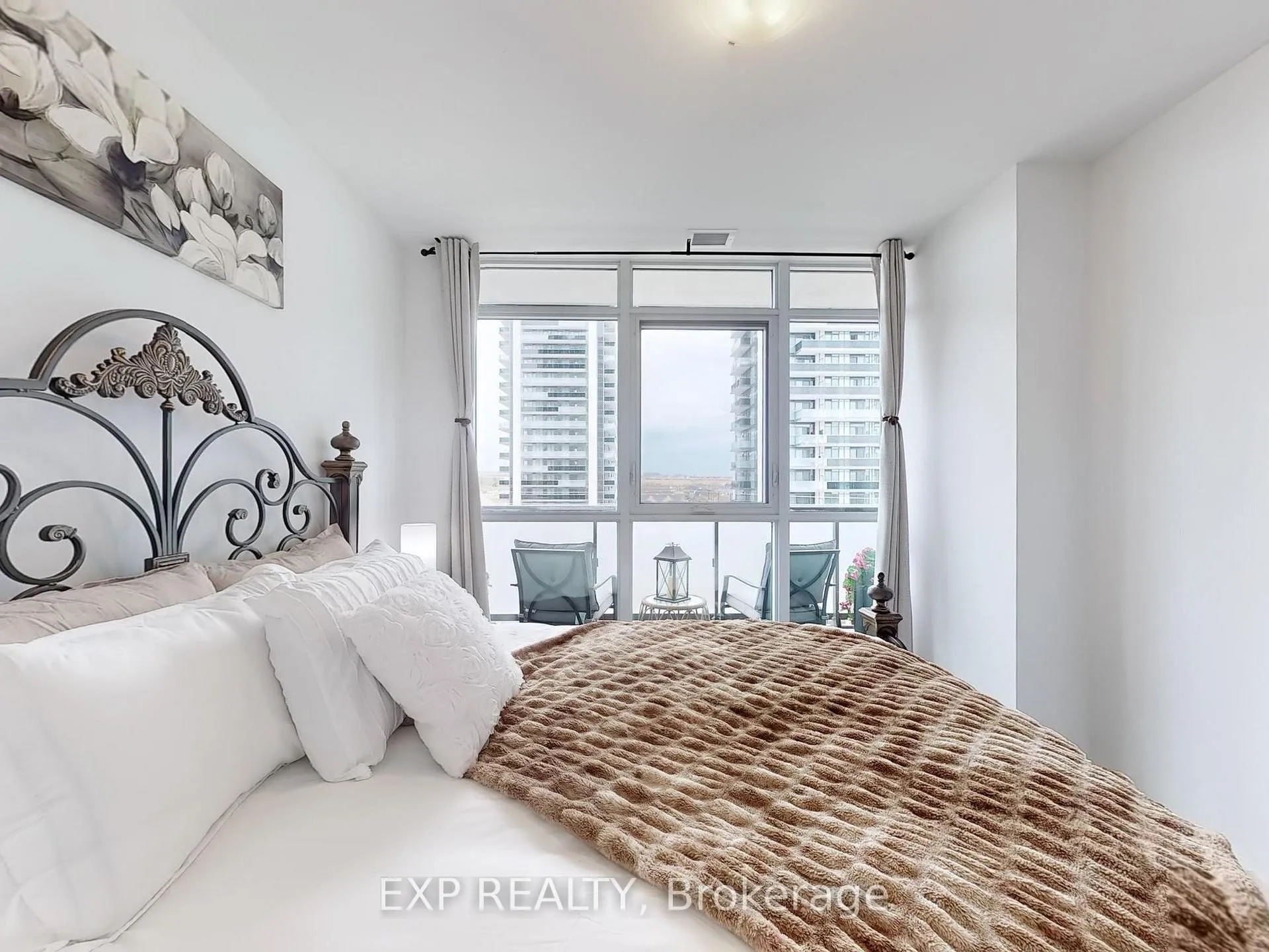 Photo 11 of Unit 712, 2550 Simcoe Street N, Oshawa, Windfields — HOMEH