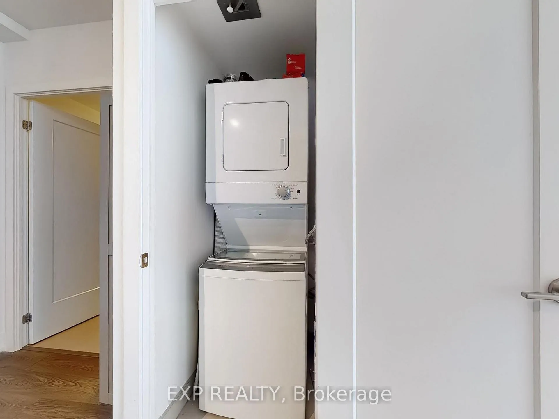 Photo 15 of Unit 712, 2550 Simcoe Street N, Oshawa, Windfields — HOMEH