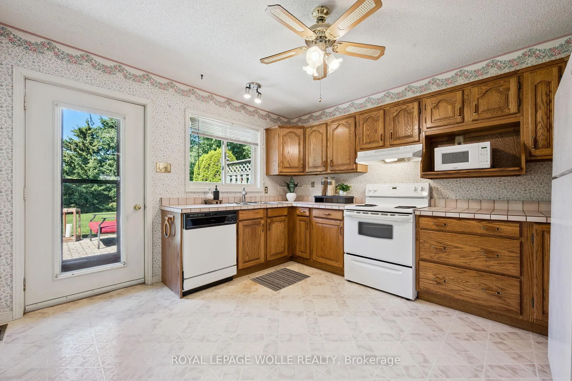 Photo 11 of Unit #2, 1080 Isabella Street, Wellesley — HOMEH