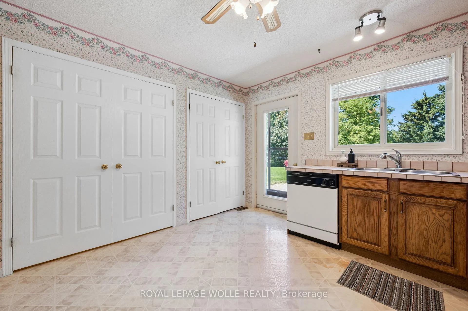 Photo 12 of Unit #2, 1080 Isabella Street, Wellesley — HOMEH