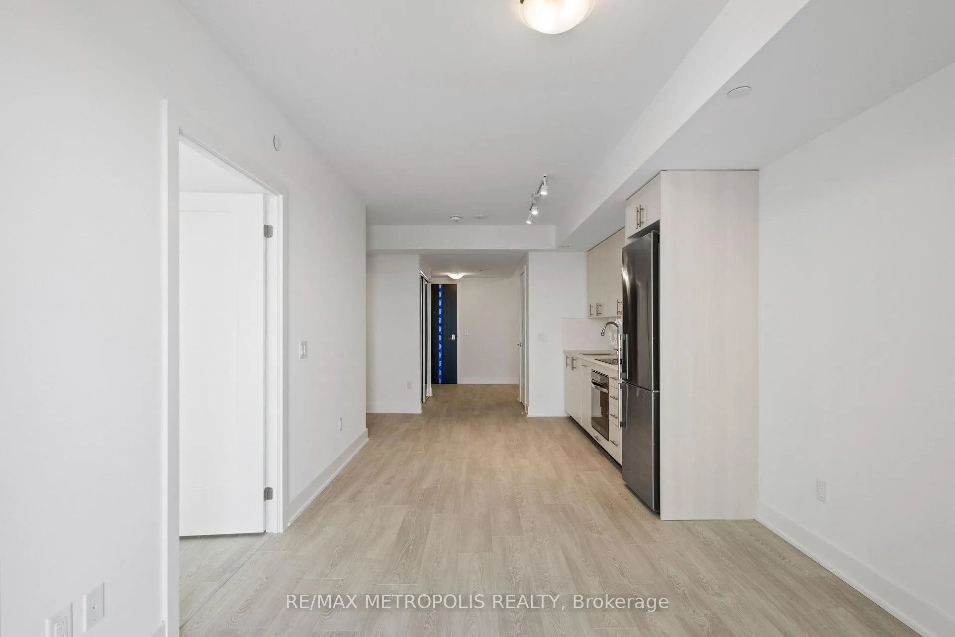 Photo 3 of Unit 1411, 2545 Simcoe Street N, Oshawa, Windfields — HOMEH