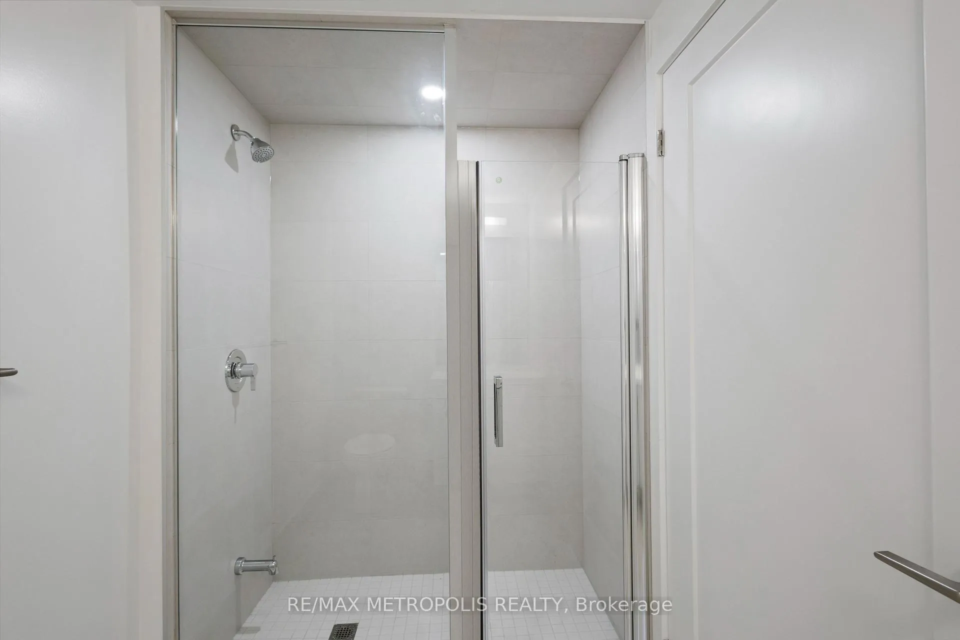 Photo 5 of Unit 1411, 2545 Simcoe Street N, Oshawa, Windfields — HOMEH